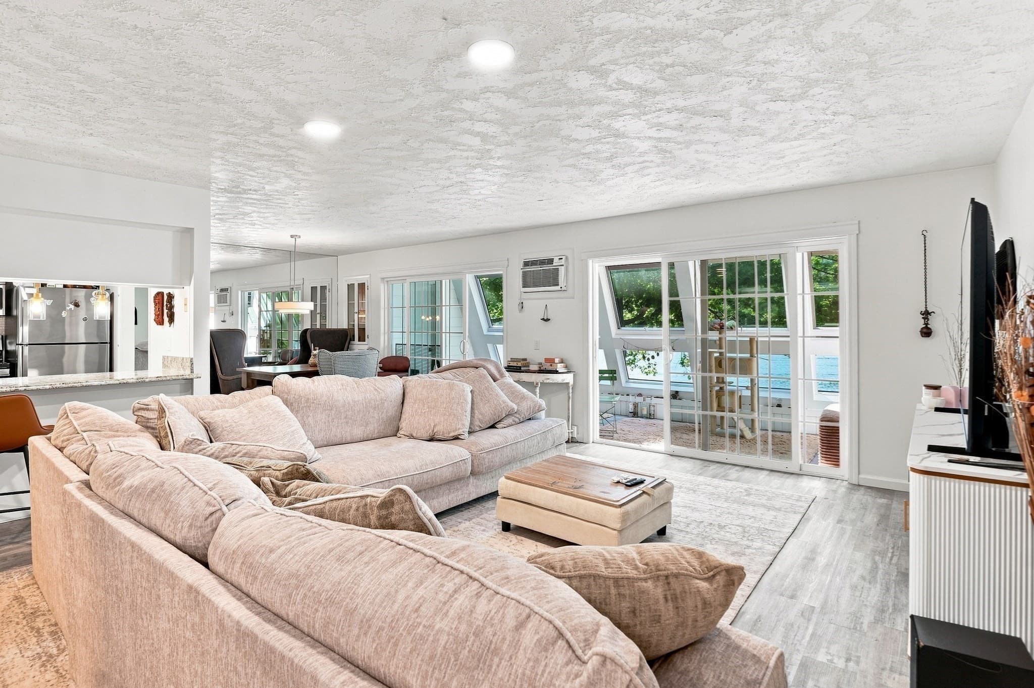 Condominium at 19 Eaglehead Terrace # 4, Shrewsbury MA 01545, Shrewsbury, photo 7 of 30