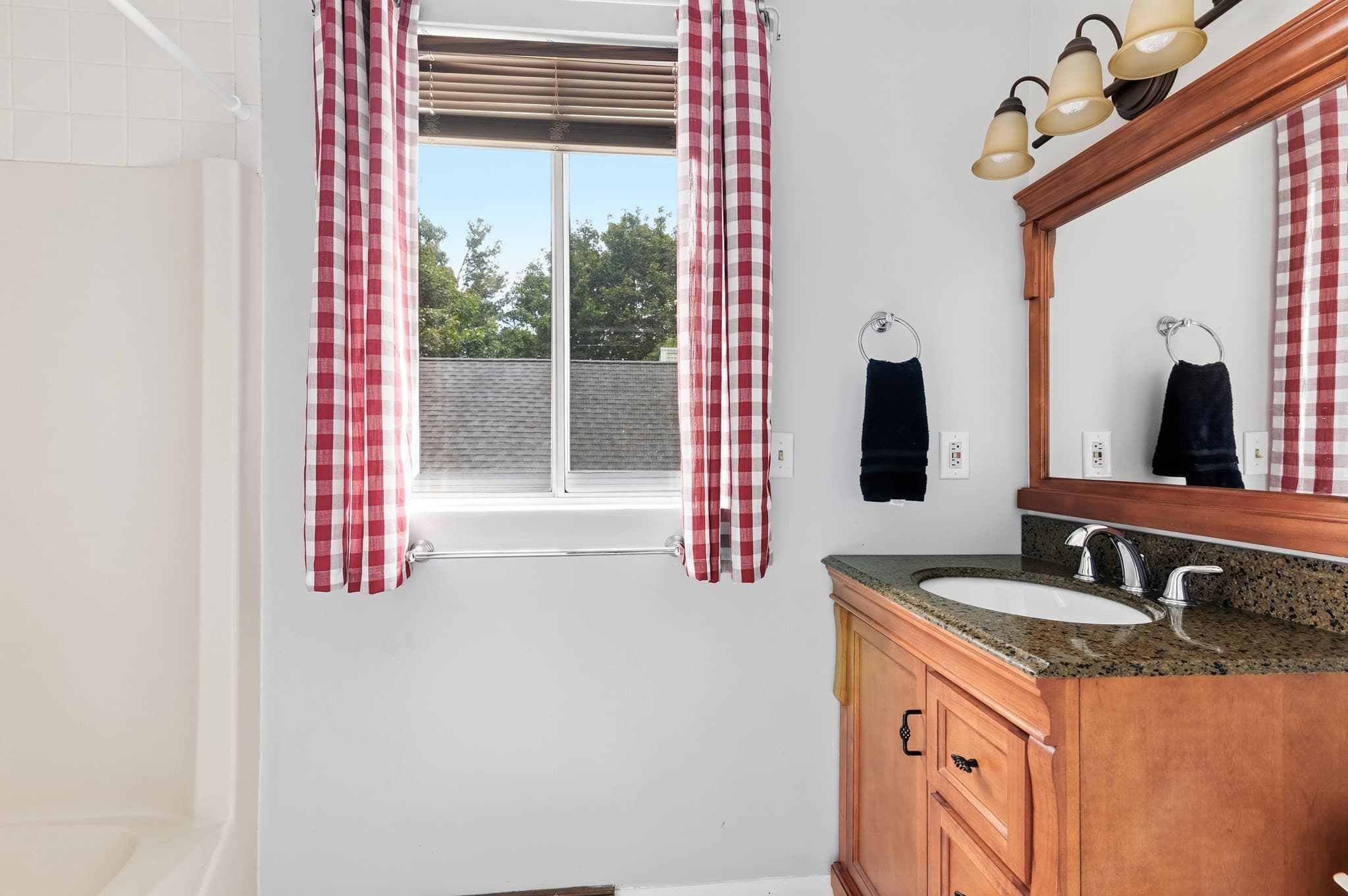 Condominium at 195 Lake Street, Unit 11 # 11, Weymouth MA 02189, Weymouth, photo 16 of 34
