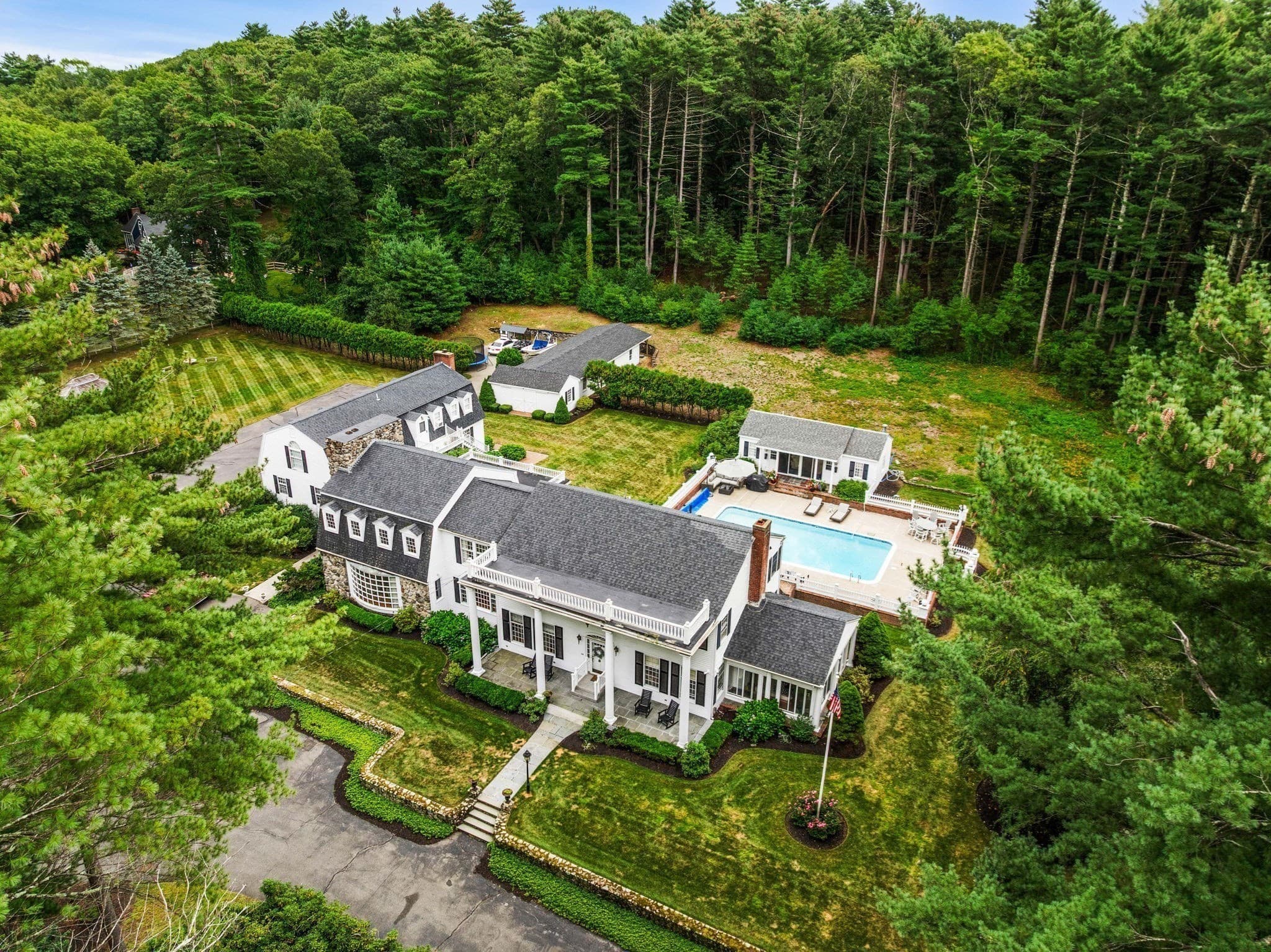 28 Pineswamp Rd, Ipswich MA 01938