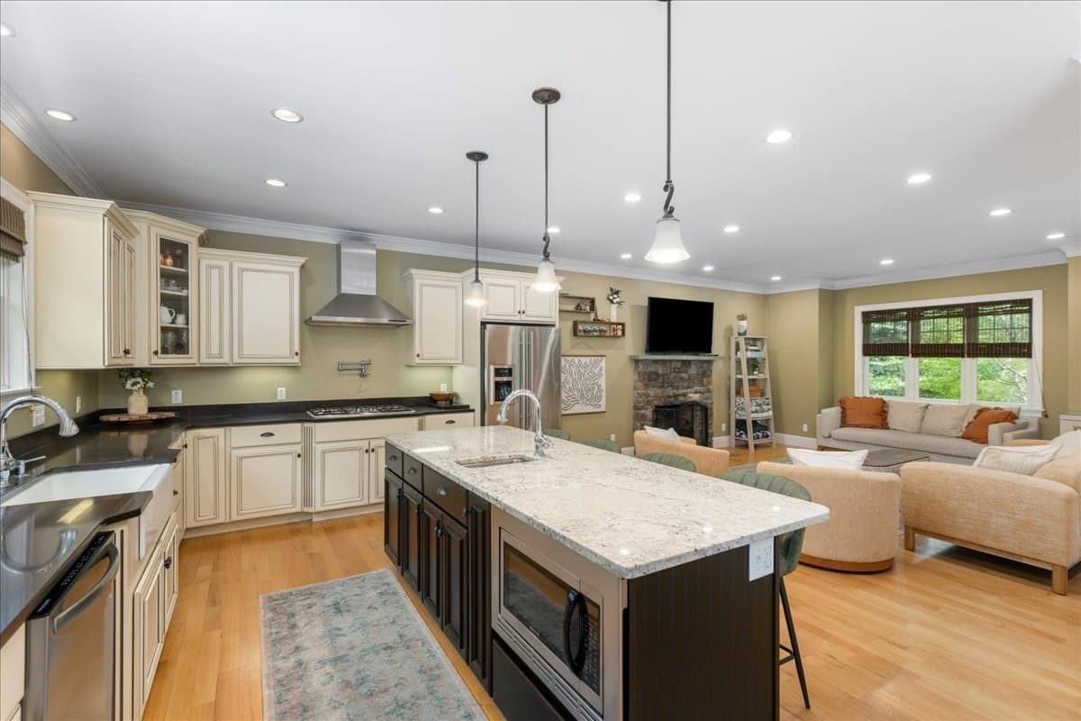 Single Family Residence at 137 Garland Dr, Pelham NH 03076, Pelham, photo 3 of 42