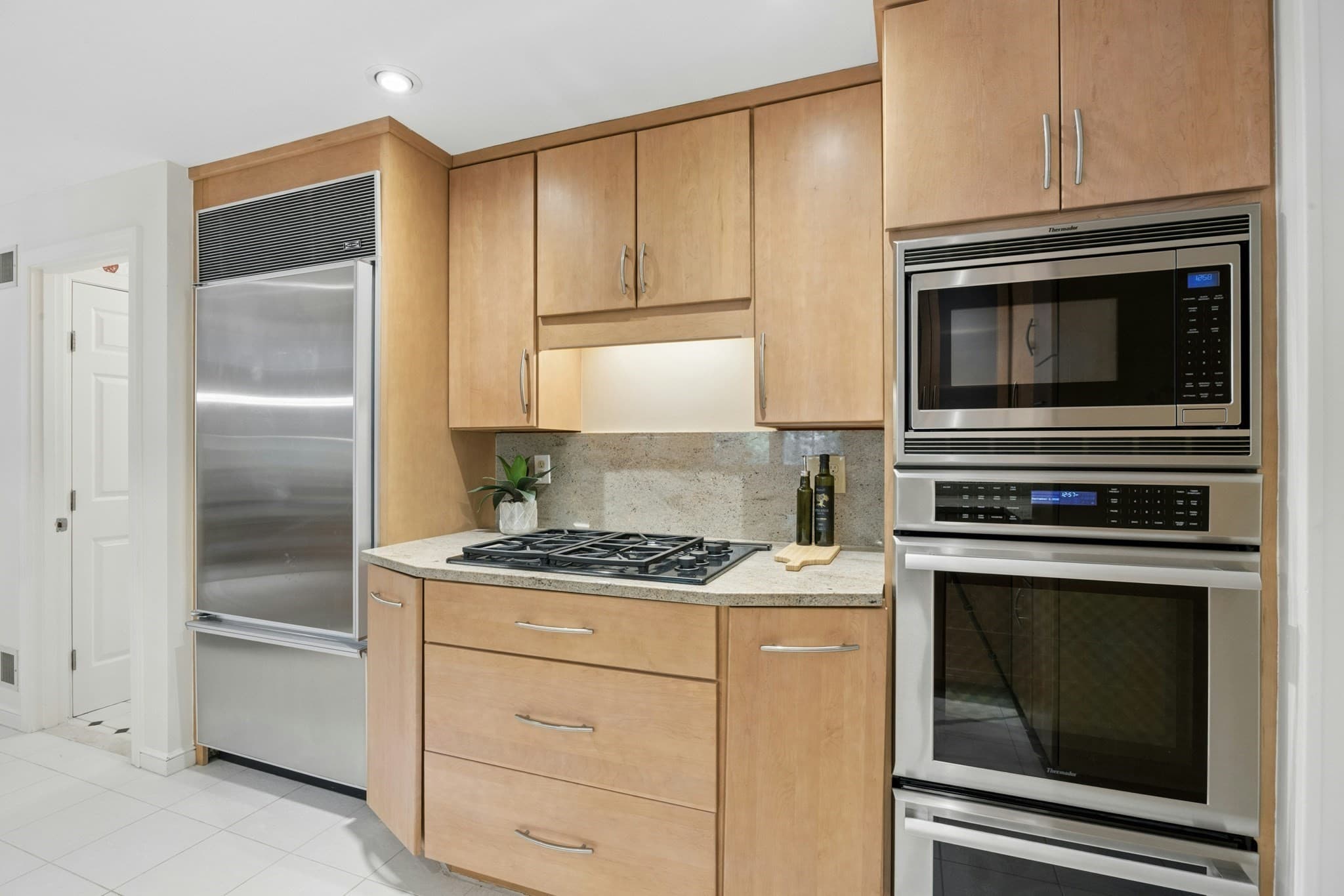 Condominium at 18 Lois Lane # 18, Lexington MA 02420, Lexington, photo 9 of 42