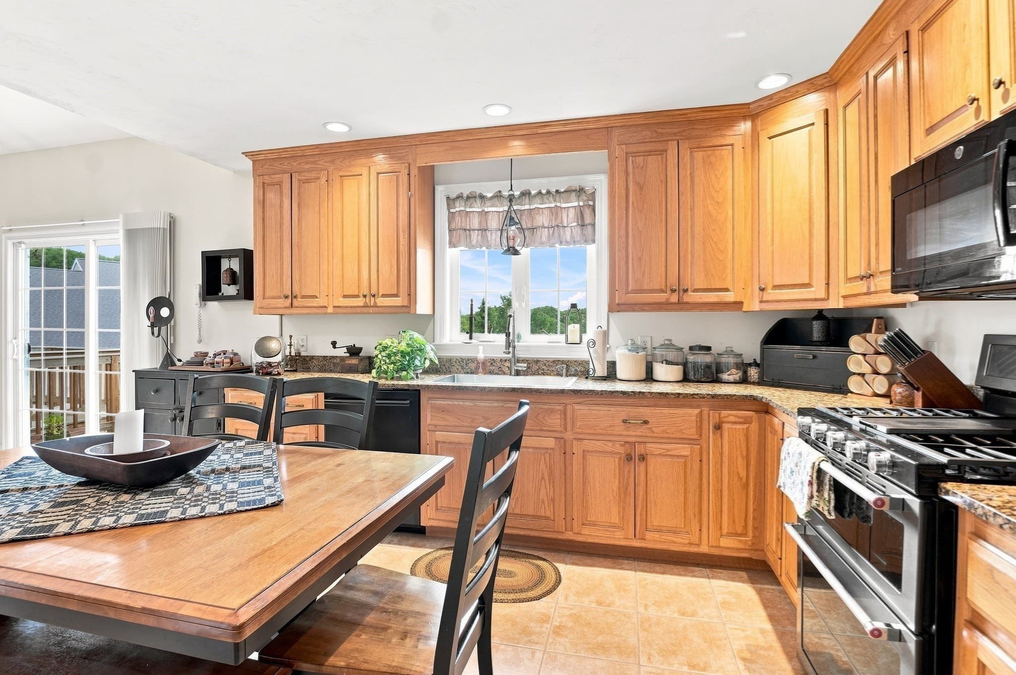 Condominium at 97 Horne Way # 97, Millbury MA 01527, Millbury, photo 11 of 32