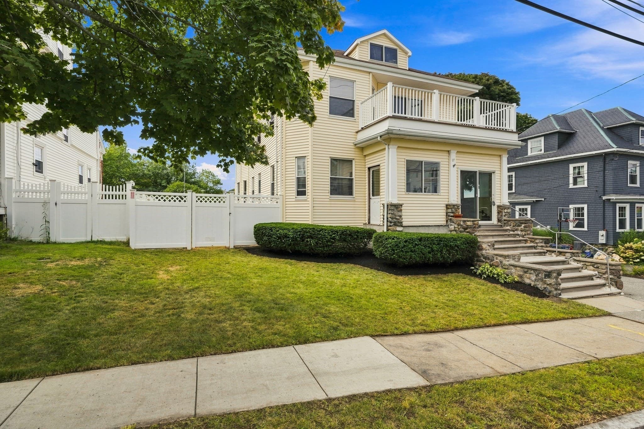 17 Linden Rd, Melrose MA 02176