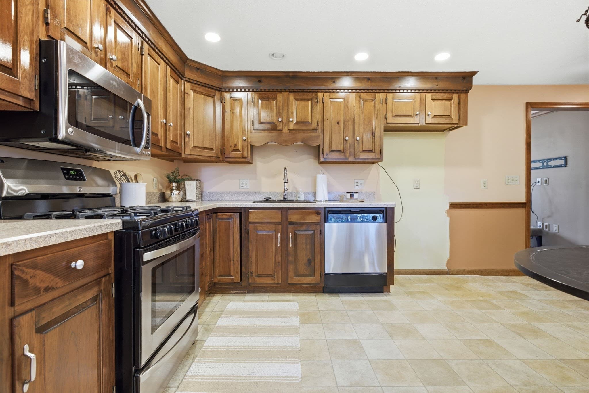 Condominium at 75 Cotuit St # 1, North Andover MA 01845, North Andover, photo 3 of 16