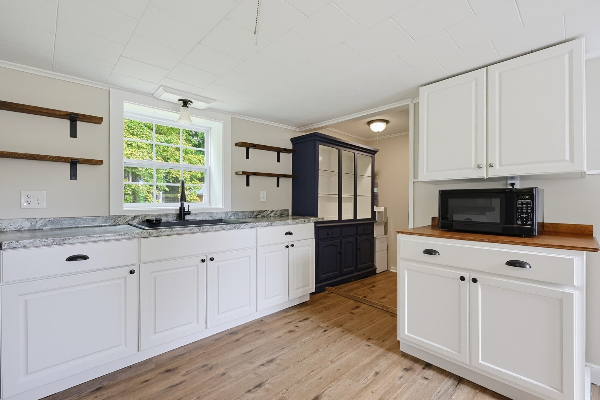 Single Family Residence at 1 Jewell Hill Rd, Ashburnham MA 01430, Ashburnham, photo 7 of 30