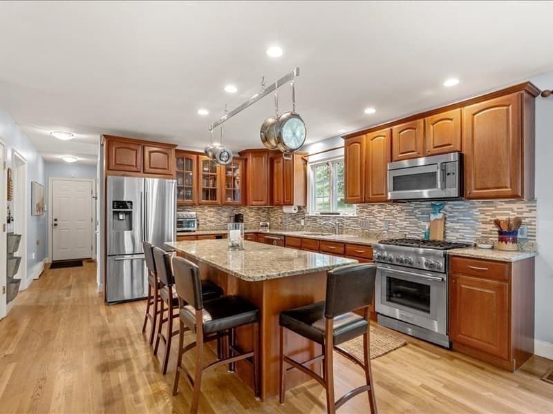 Single Family Residence at 6 Eagle Rd, Marshfield MA 02050, Marshfield, photo 4 of 41