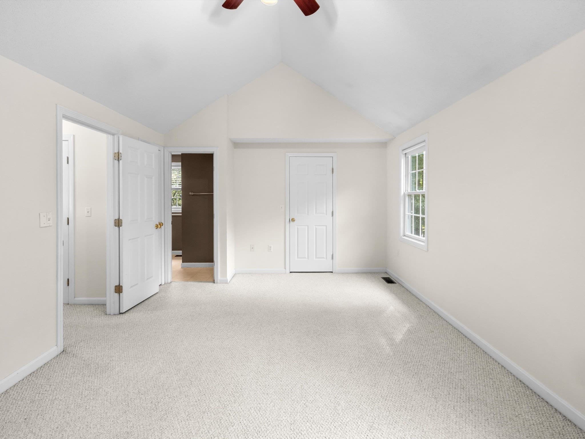 Condominium at 53 Lancaster Rd # 10, Clinton MA 01510, Clinton, photo 16 of 42