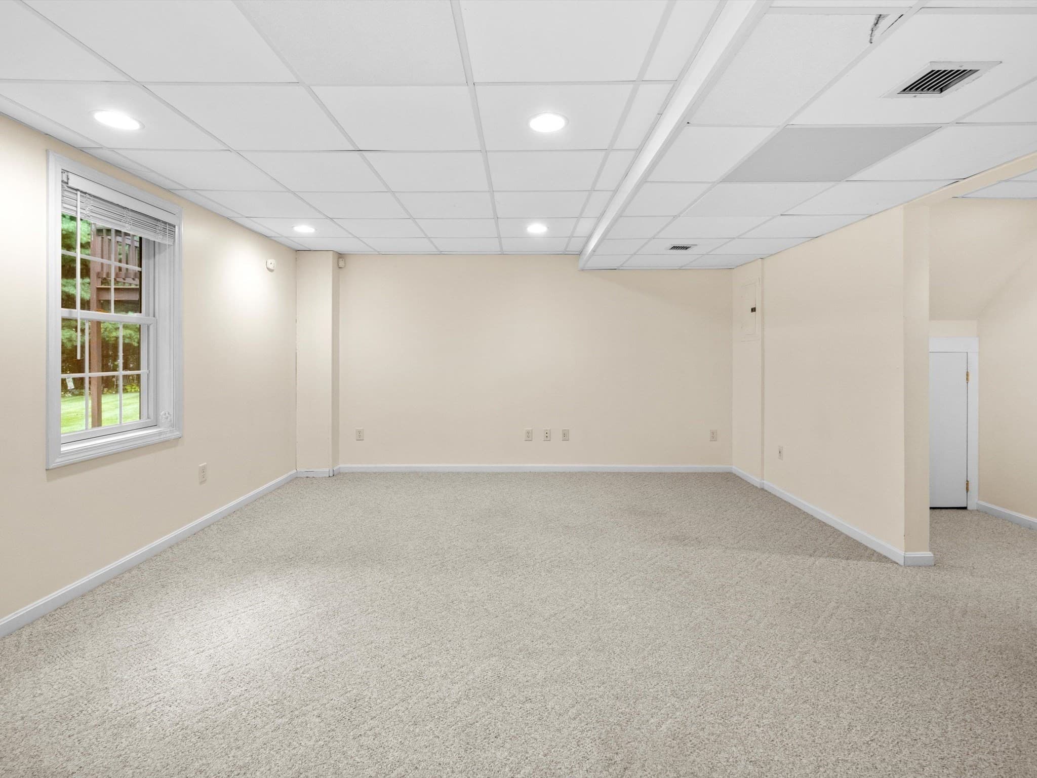 Condominium at 53 Lancaster Rd # 10, Clinton MA 01510, Clinton, photo 28 of 42