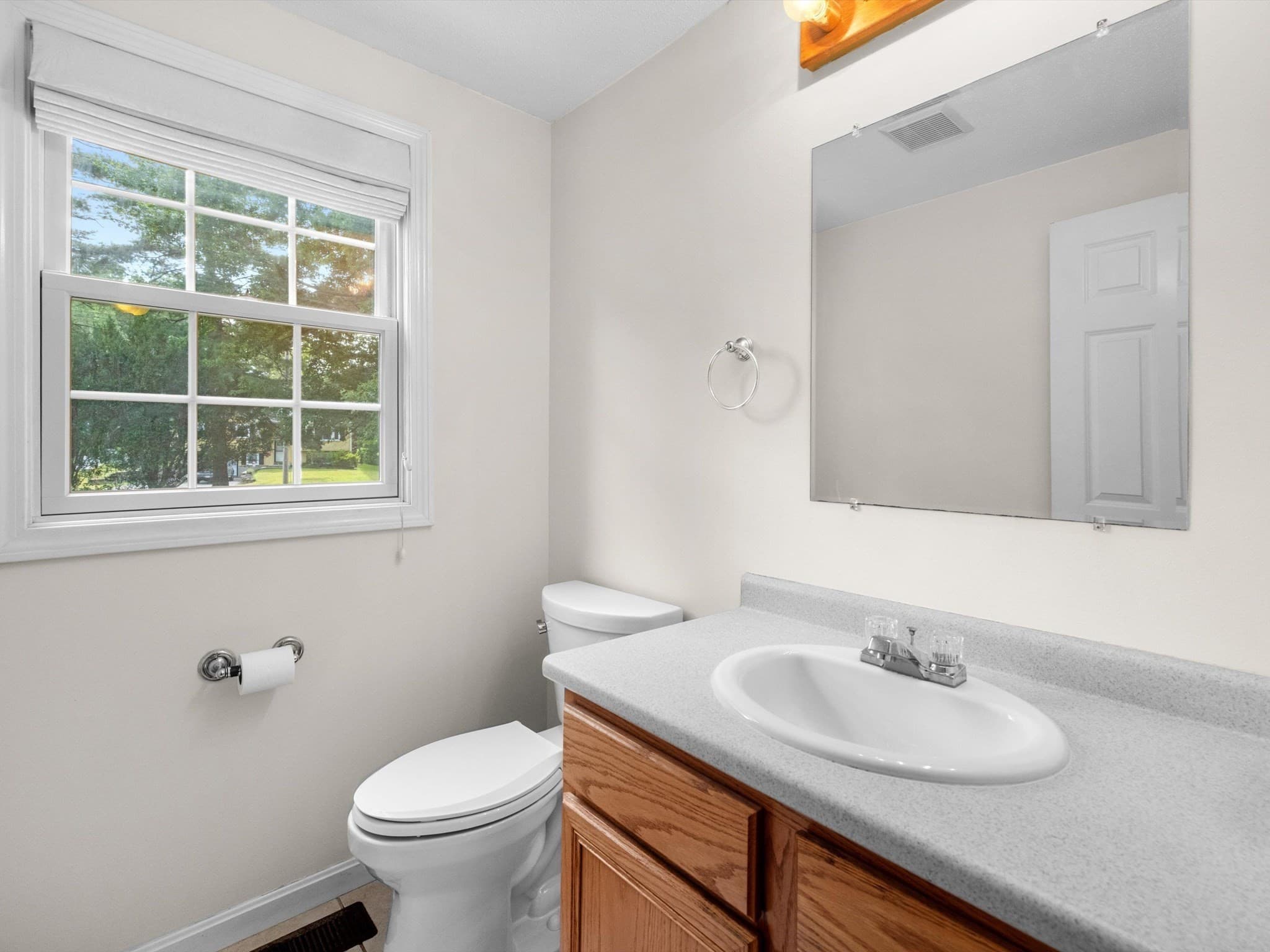 Condominium at 53 Lancaster Rd # 10, Clinton MA 01510, Clinton, photo 10 of 42