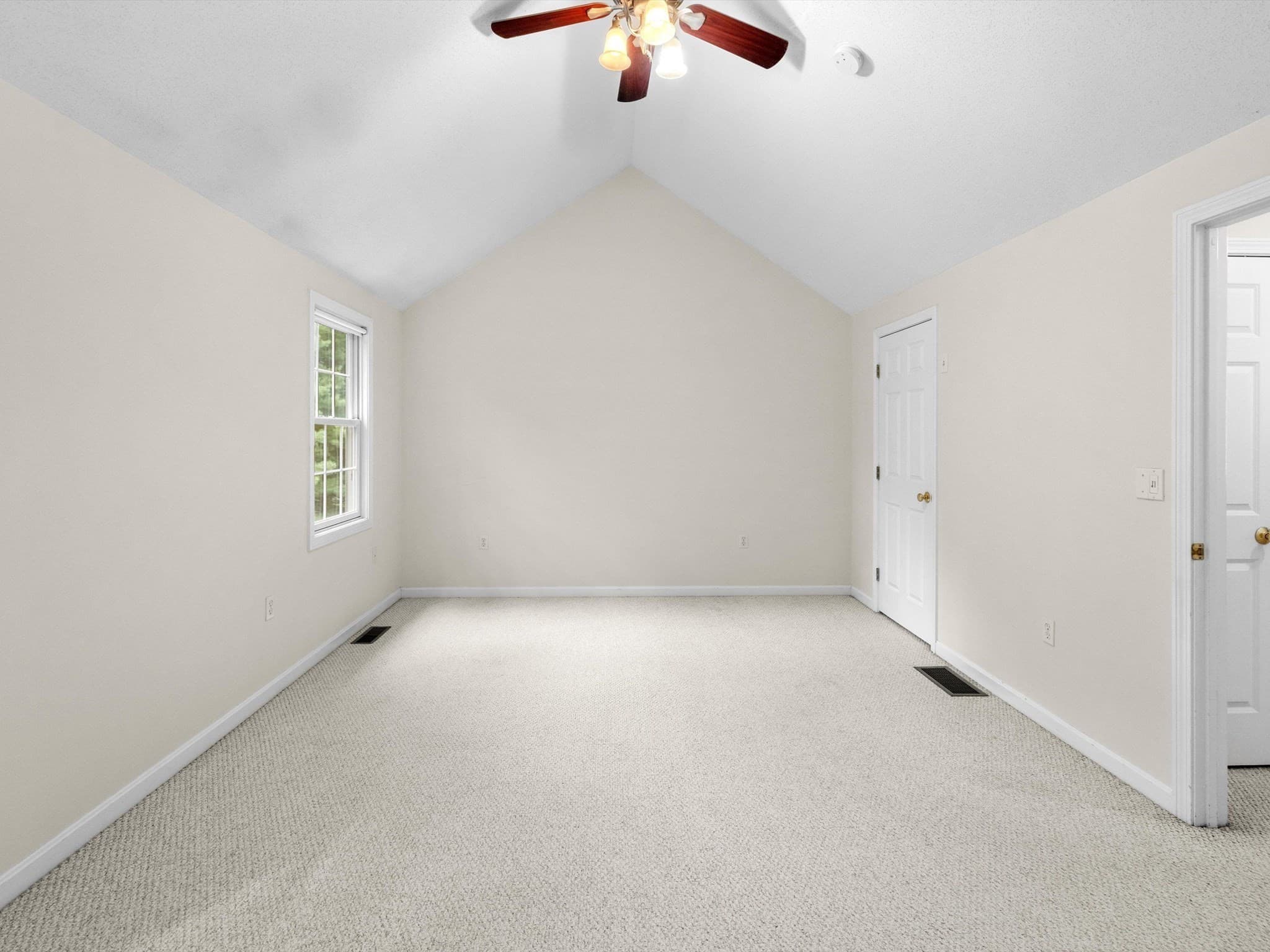 Condominium at 53 Lancaster Rd # 10, Clinton MA 01510, Clinton, photo 15 of 42