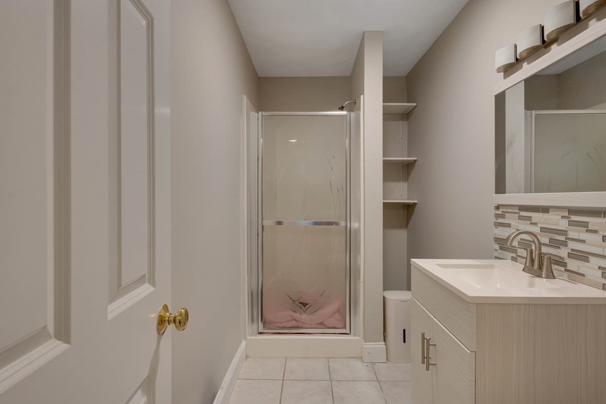 Single Family Residence at 23 Lovers Leap Ave, Lynn MA 01904, Lynn, photo 7 of 19