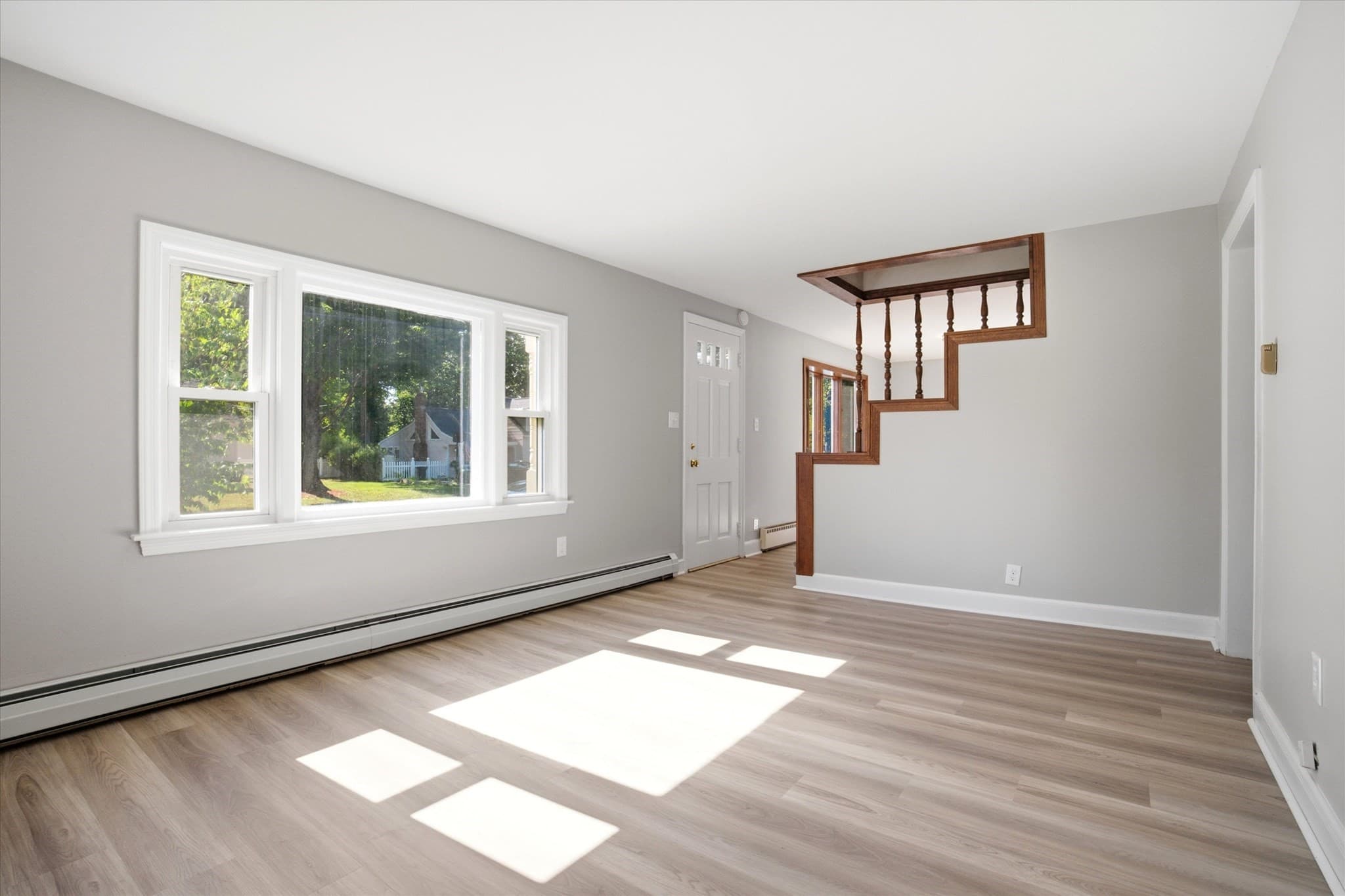 Single Family Residence at 6 Pleasant St, Chelmsford MA 01824, photo 6 of 42