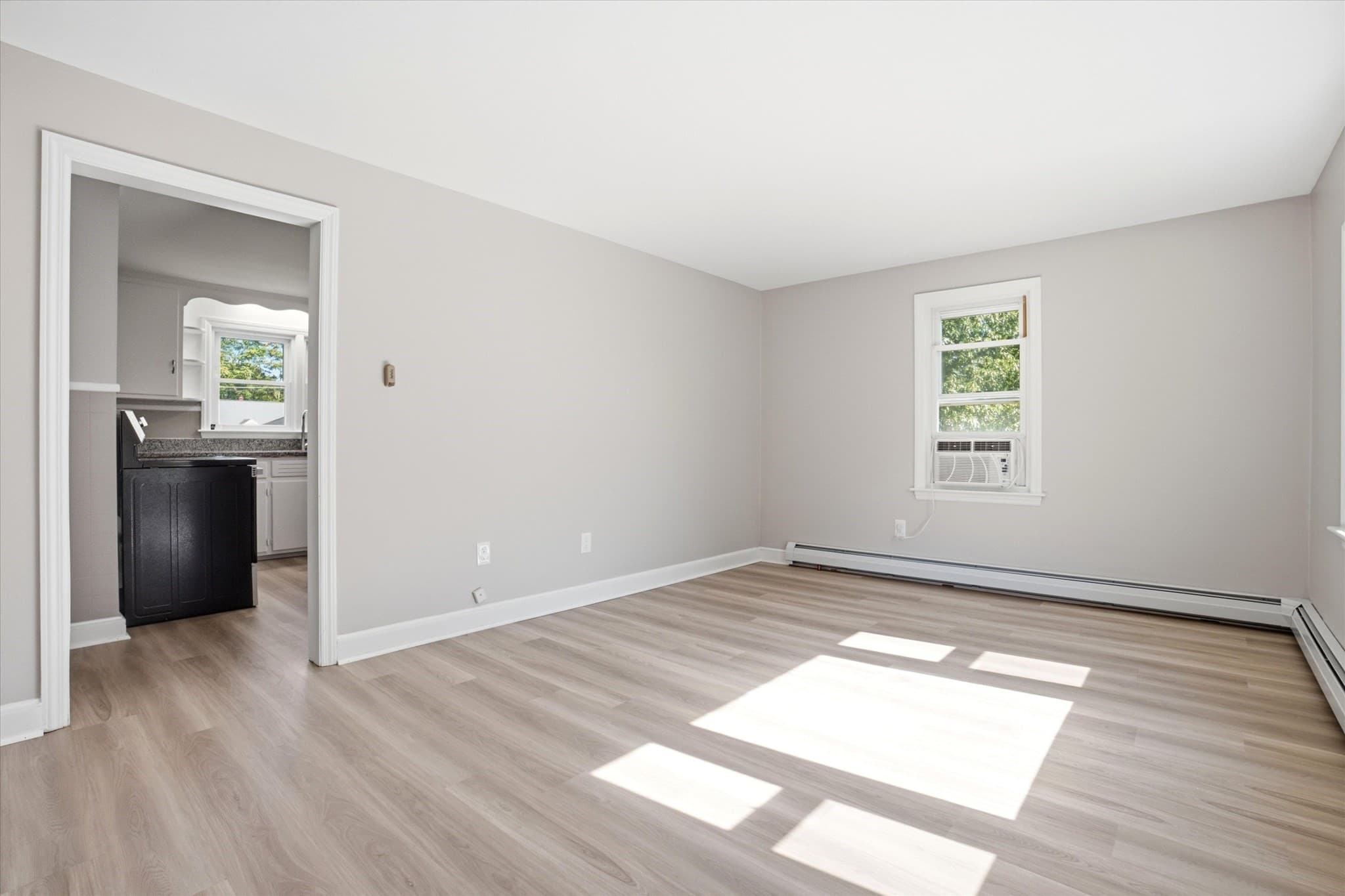 Single Family Residence at 6 Pleasant St, Chelmsford MA 01824, photo 17 of 42