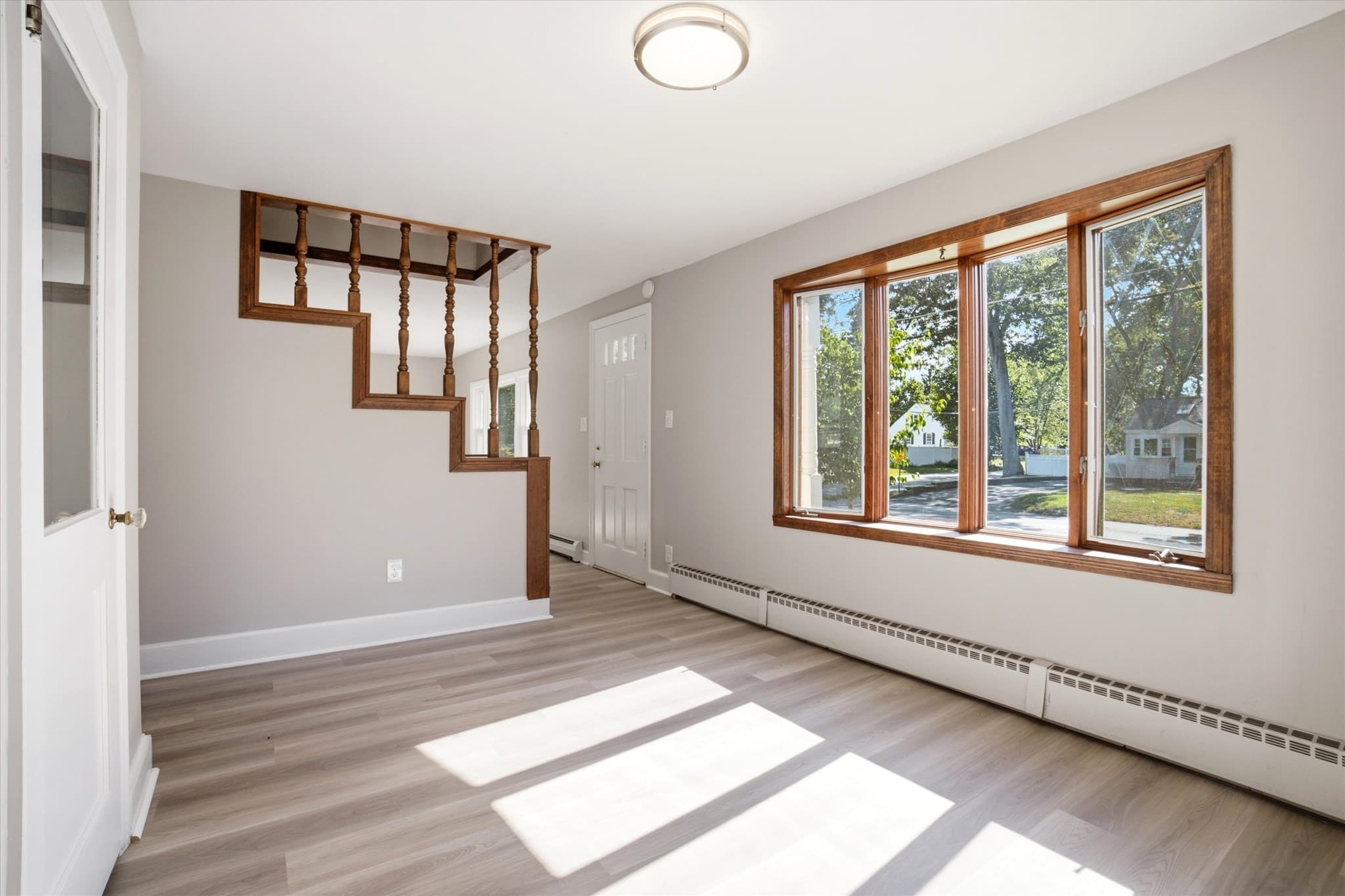 Single Family Residence at 6 Pleasant St, Chelmsford MA 01824, photo 7 of 42
