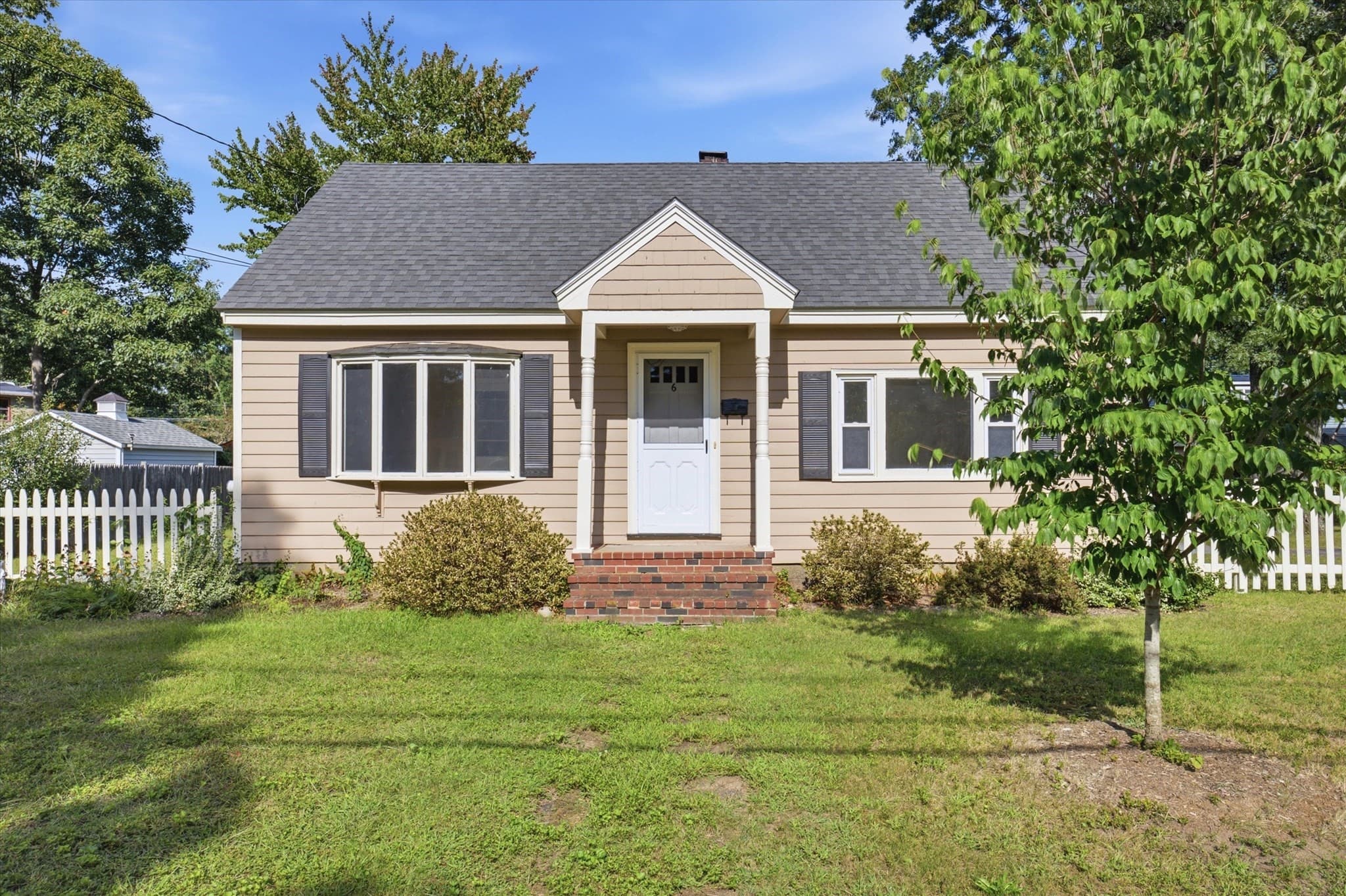 6 Pleasant St, Chelmsford MA 01824