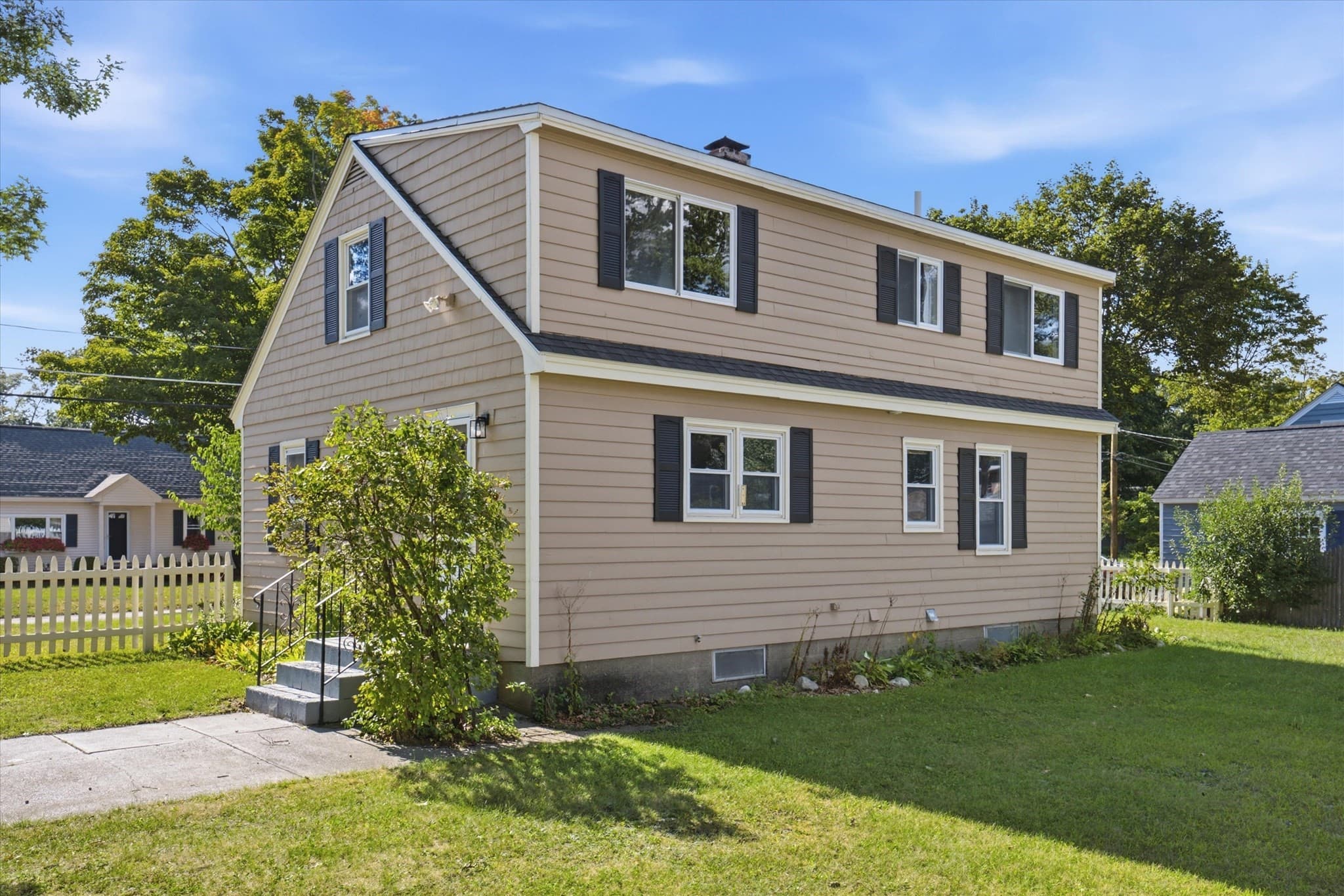 Single Family Residence at 6 Pleasant St, Chelmsford MA 01824, photo 39 of 42