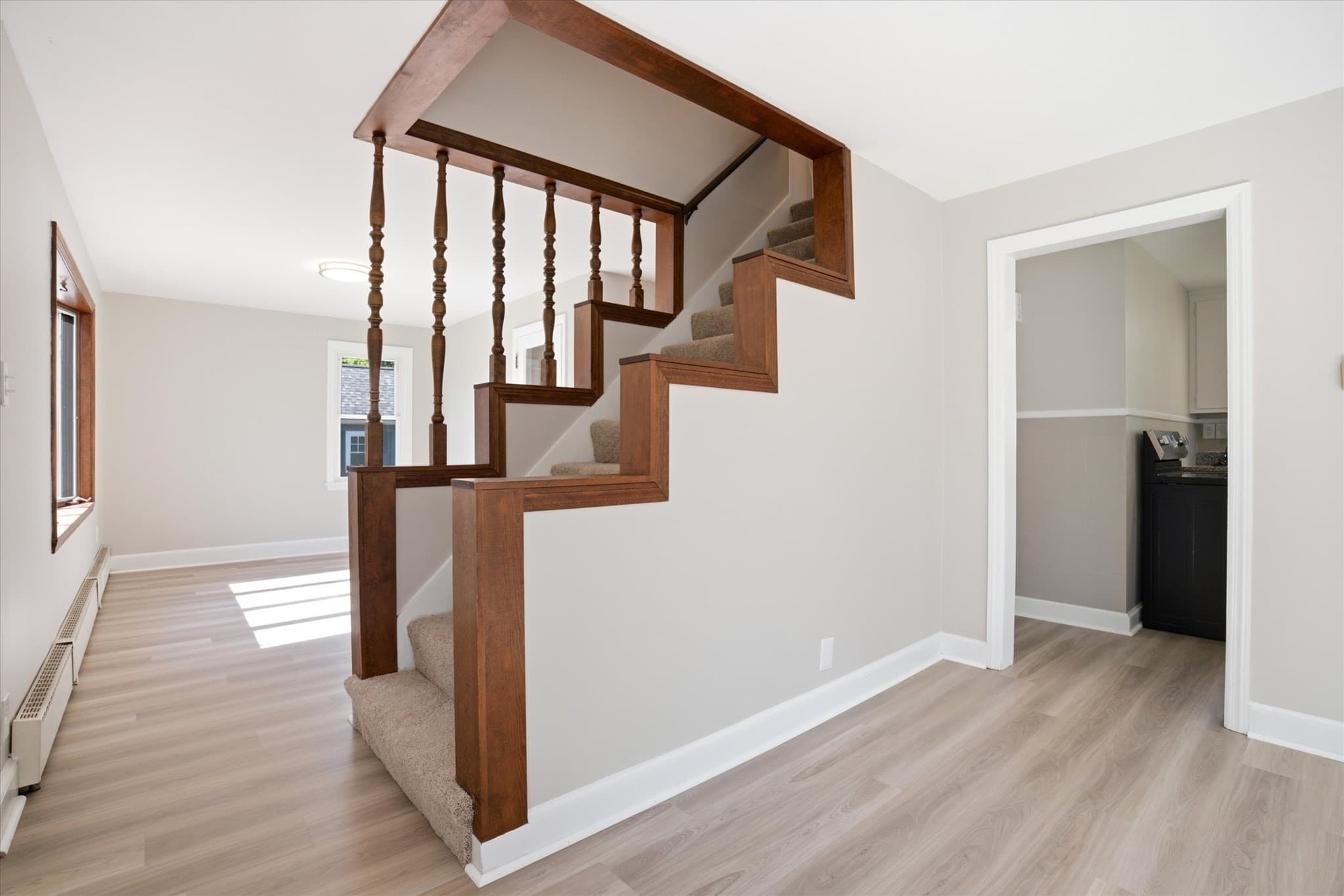 Single Family Residence at 6 Pleasant St, Chelmsford MA 01824, photo 4 of 42