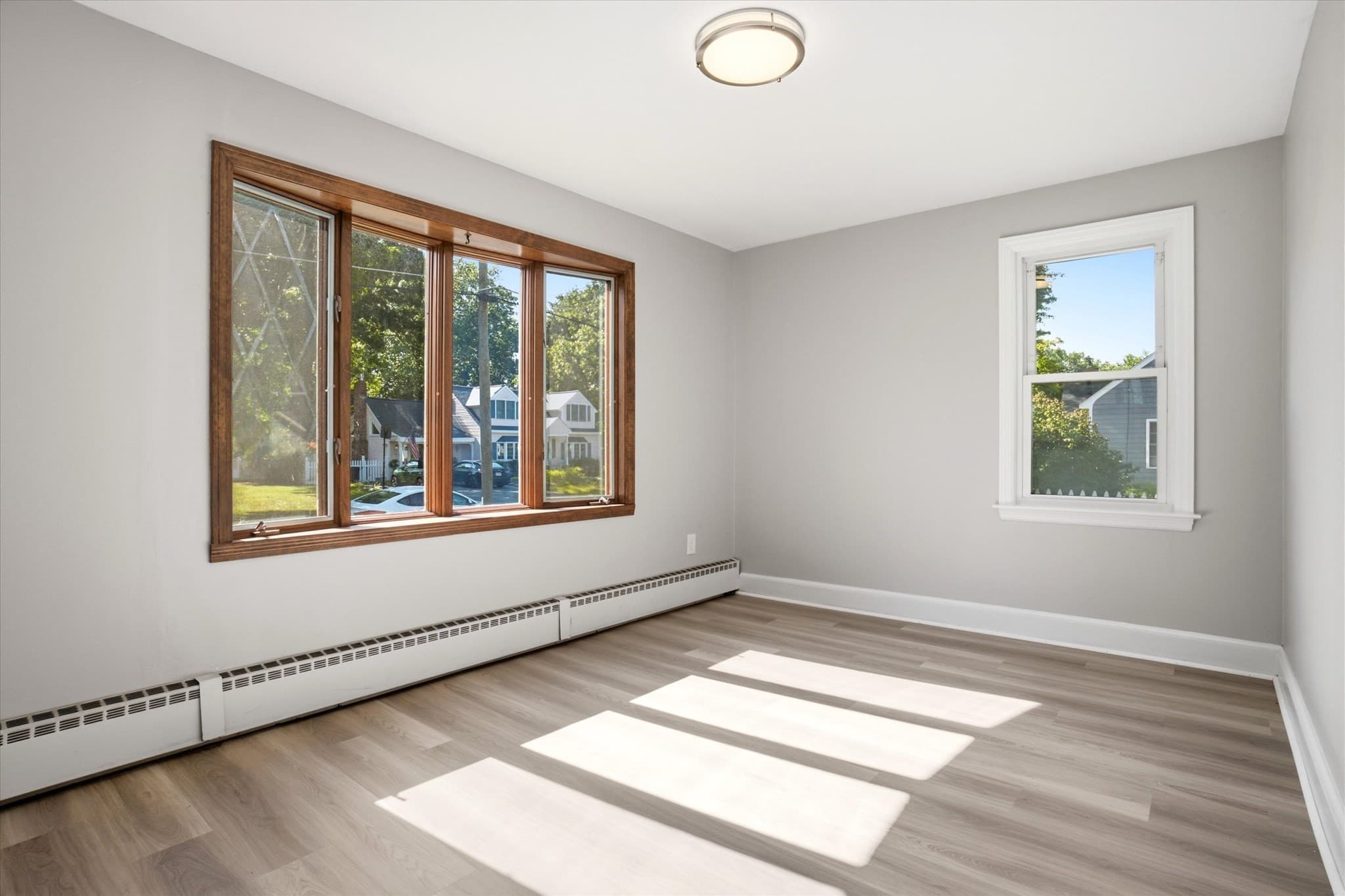 Single Family Residence at 6 Pleasant St, Chelmsford MA 01824, photo 8 of 42