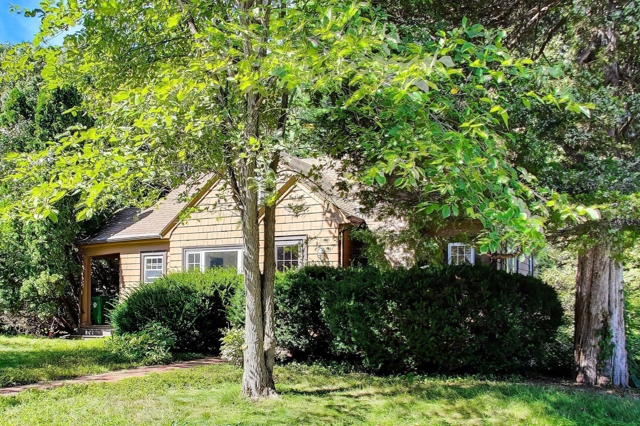 Single Family Residence at 72 Sexton Ave, Westwood MA 02090, Westwood, photo 4 of 33