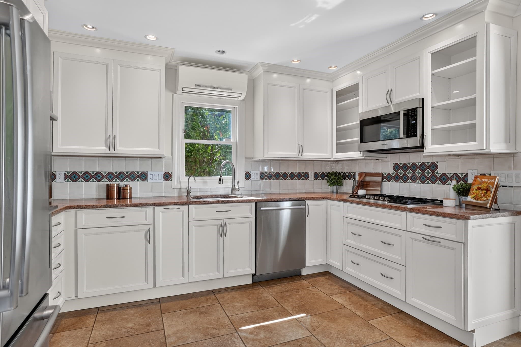 Single Family Residence at 54 Elizabeth Rd, Belmont MA 02478, Belmont, photo 11 of 42
