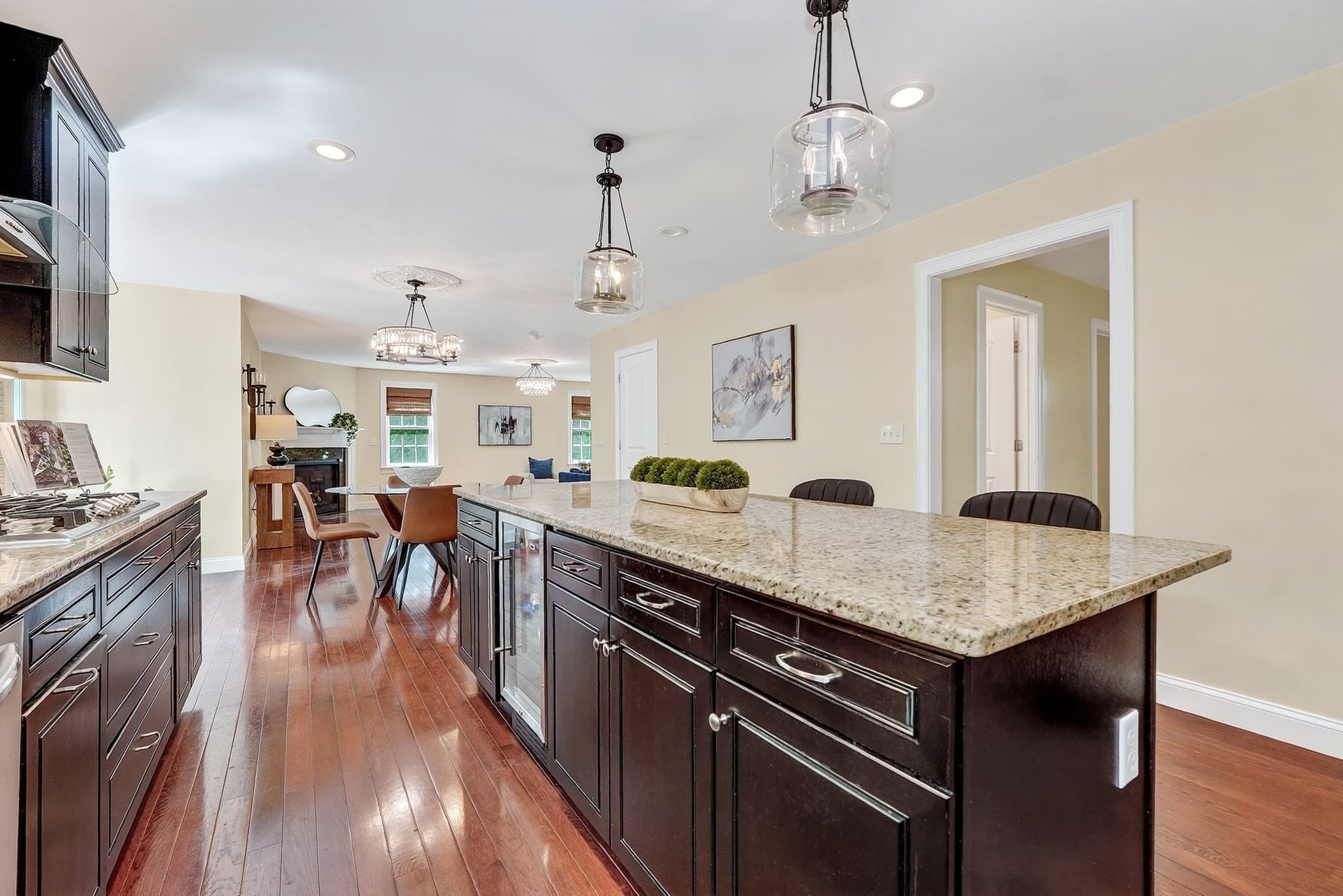 Single Family Residence at 4 Murray Hill Circle, Wilmington MA 01887, Wilmington, photo 3 of 38
