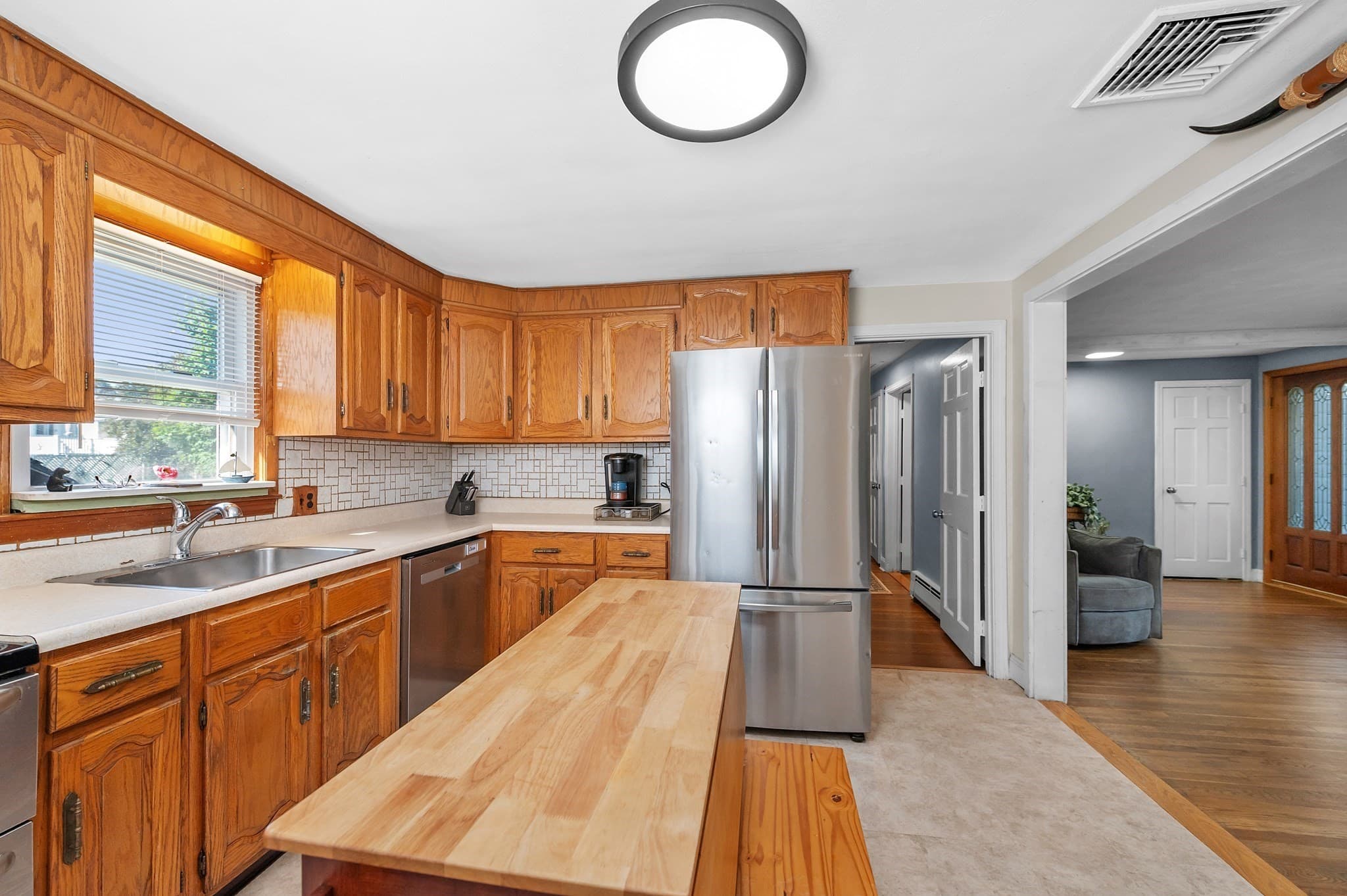 Single Family Residence at 9 Fosters Ln, Wakefield MA 01880, photo 2 of 29