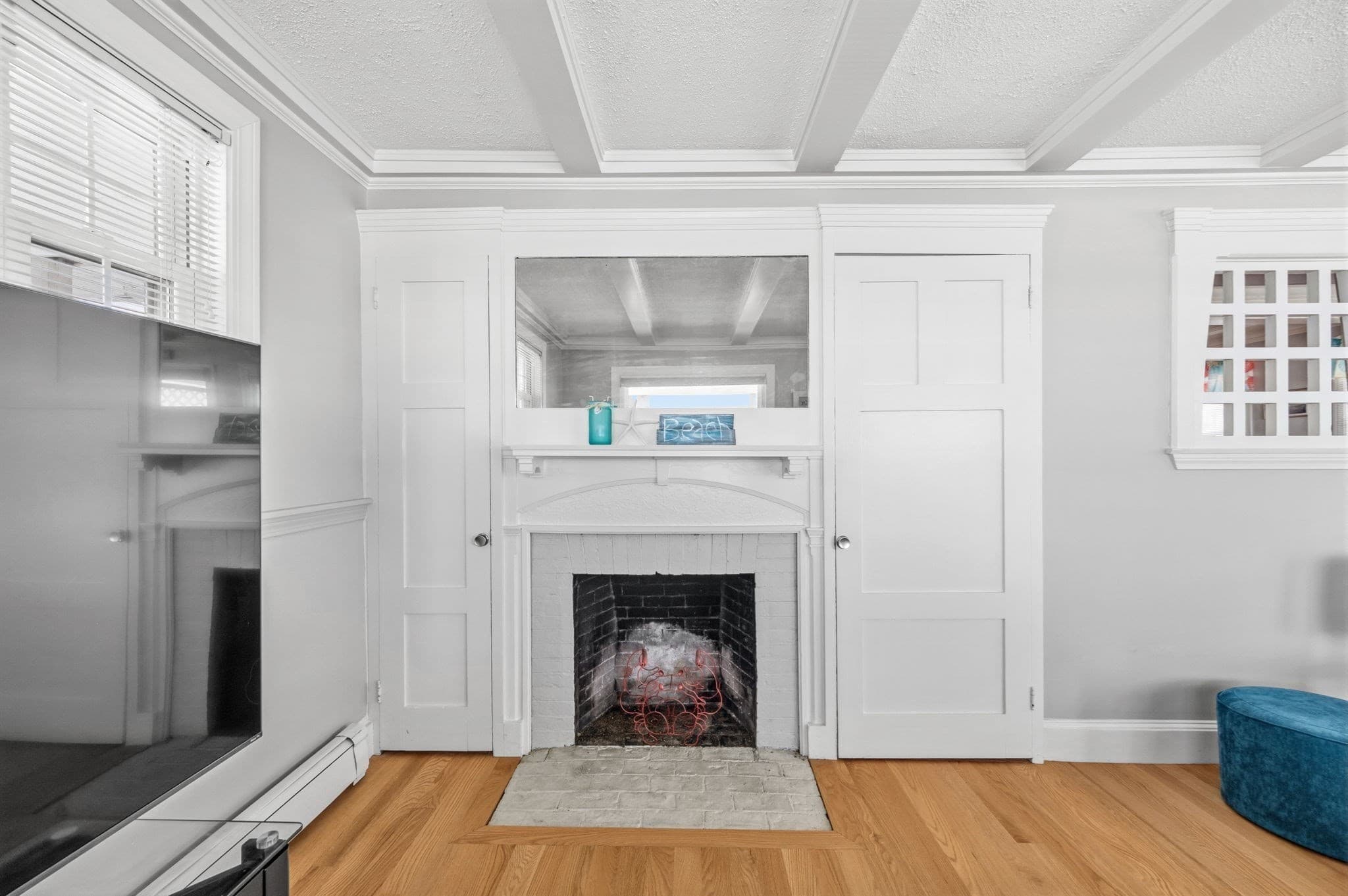 Single Family Residence at 331 Beach Ave, Hull MA 02045, Hull, photo 7 of 26