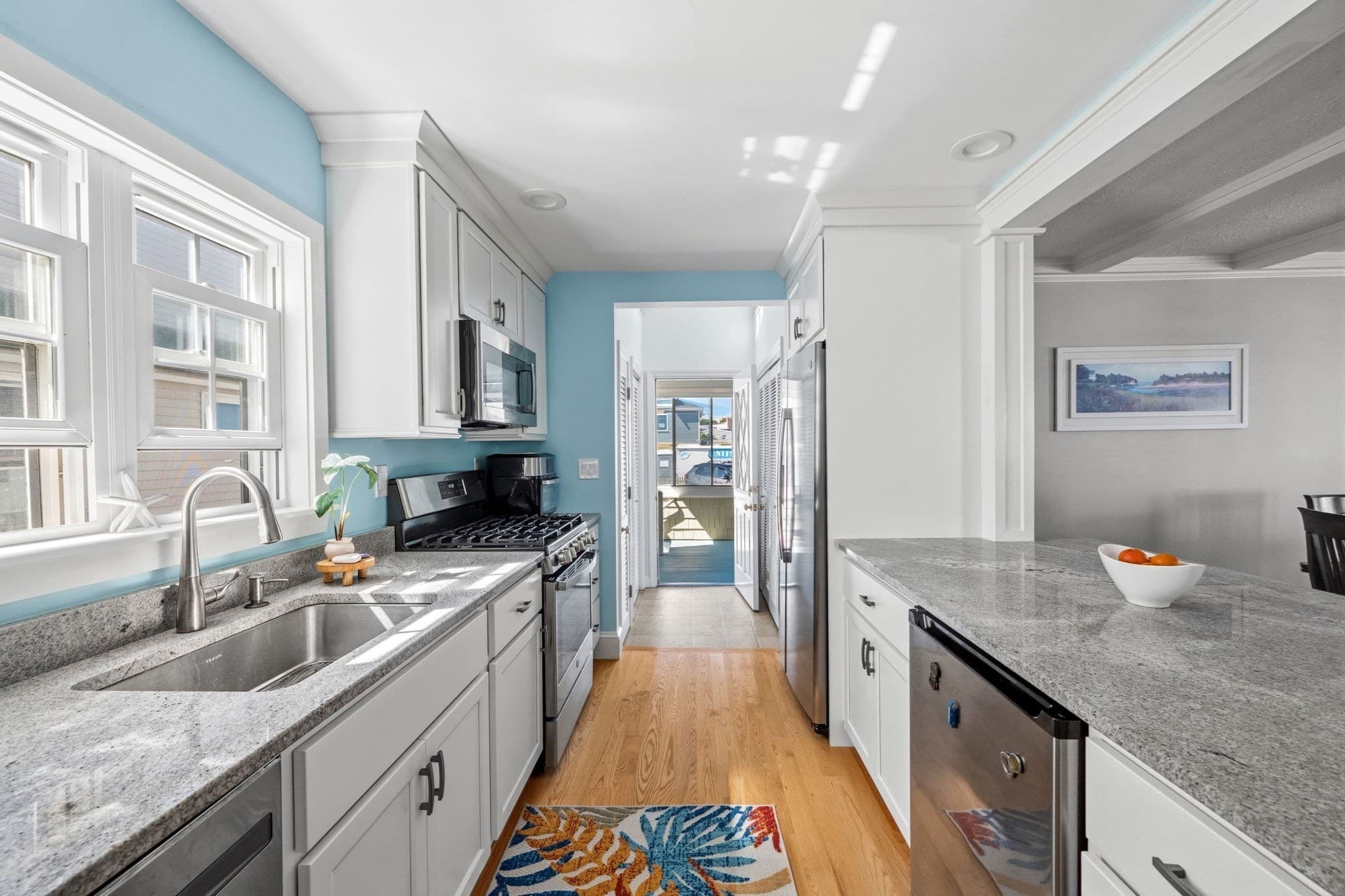Single Family Residence at 331 Beach Ave, Hull MA 02045, Hull, photo 8 of 26