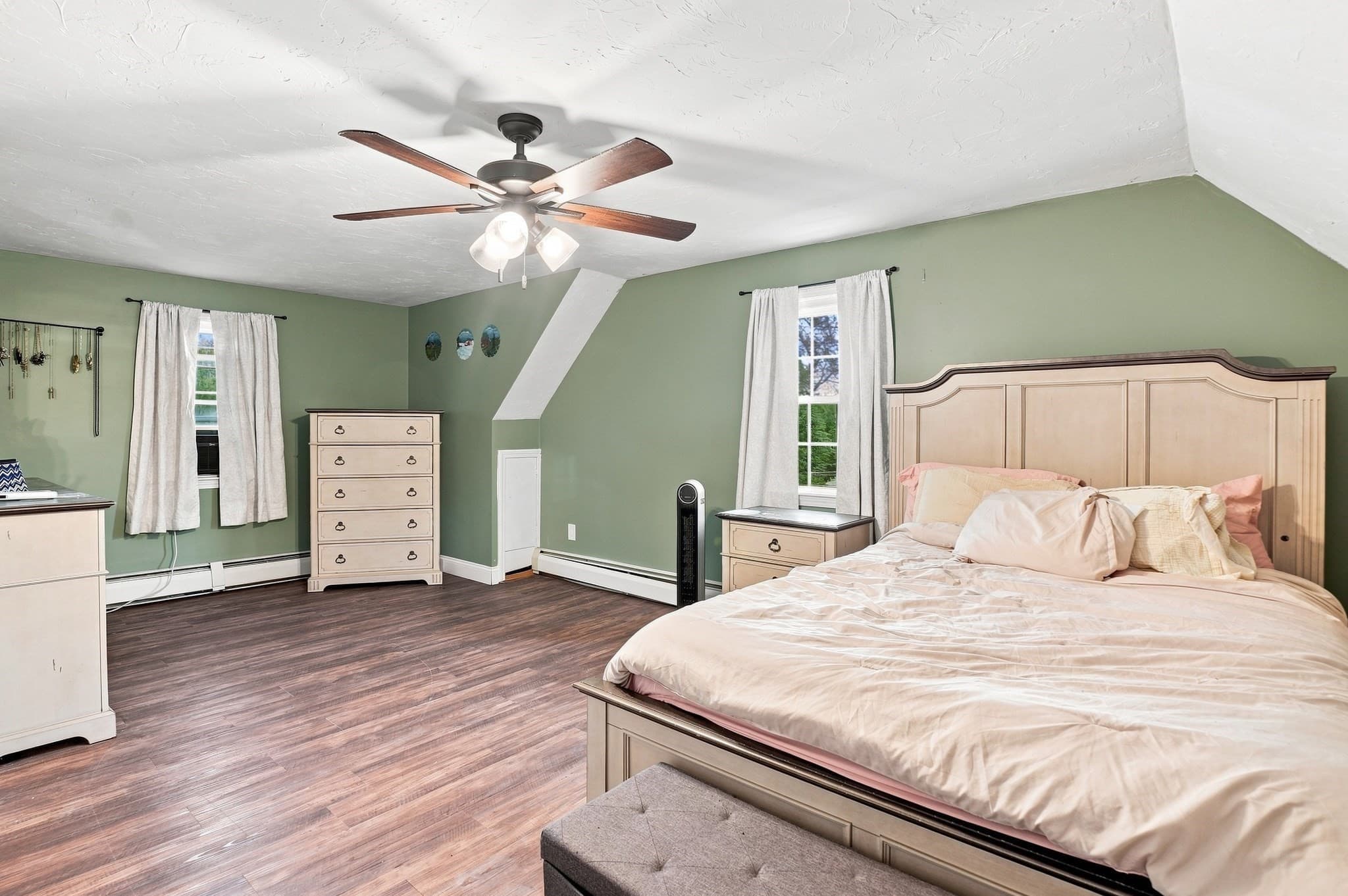 Single Family Residence at 6 Westview Drive, Sutton MA 01590, Sutton, photo 17 of 39