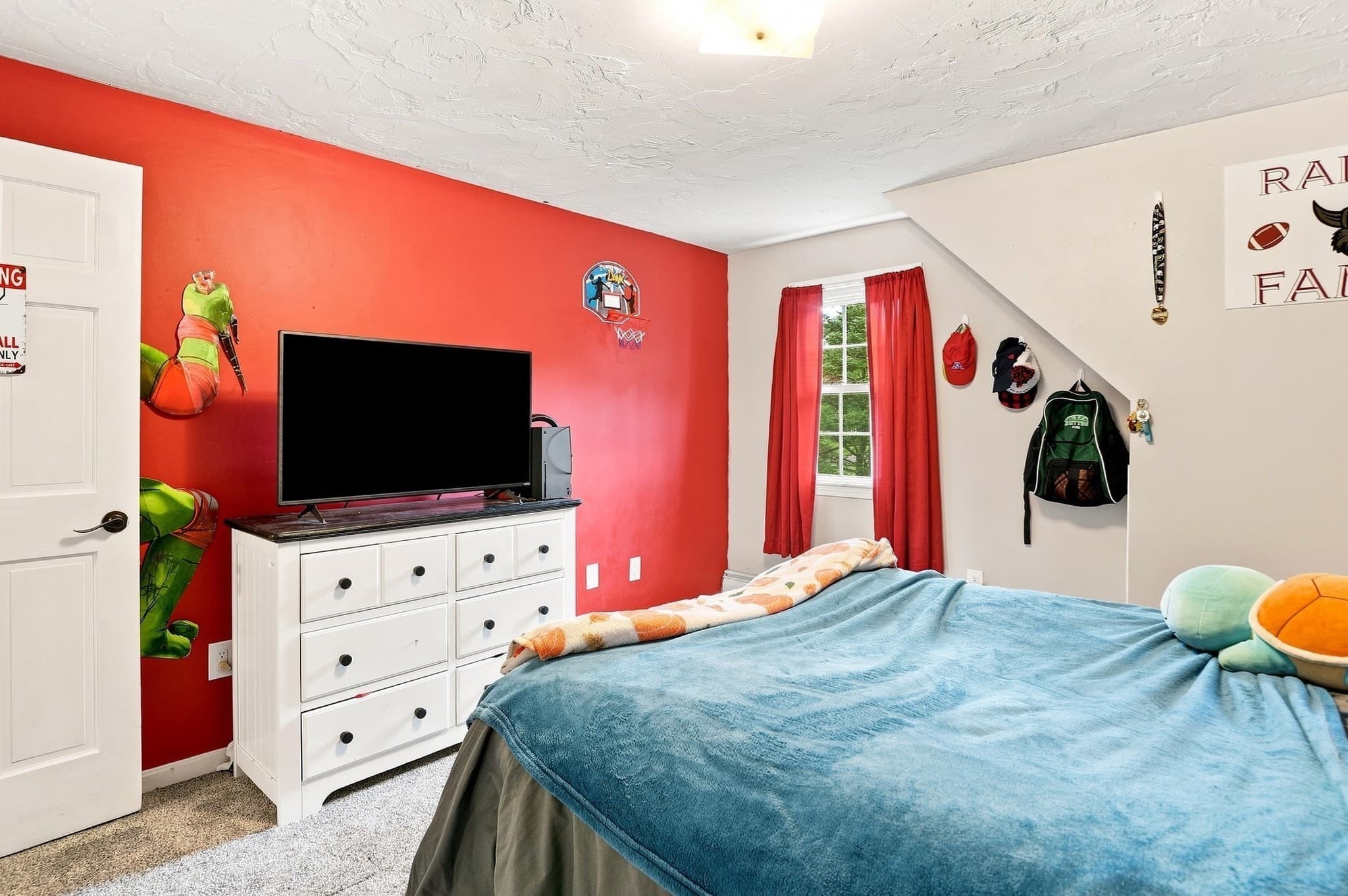 Single Family Residence at 6 Westview Drive, Sutton MA 01590, Sutton, photo 22 of 39