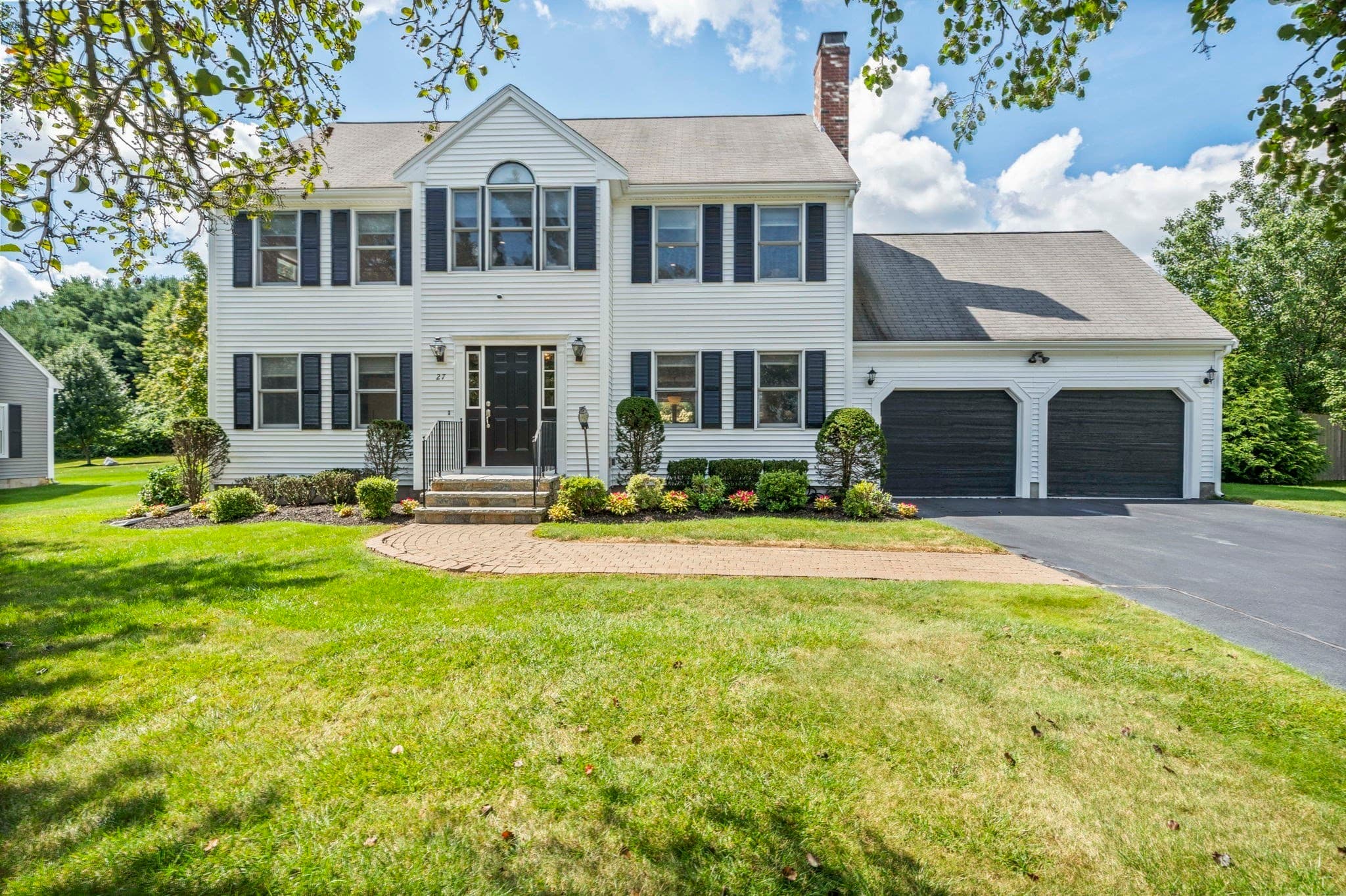 27 Sparrow Rd, Stoughton MA 02072