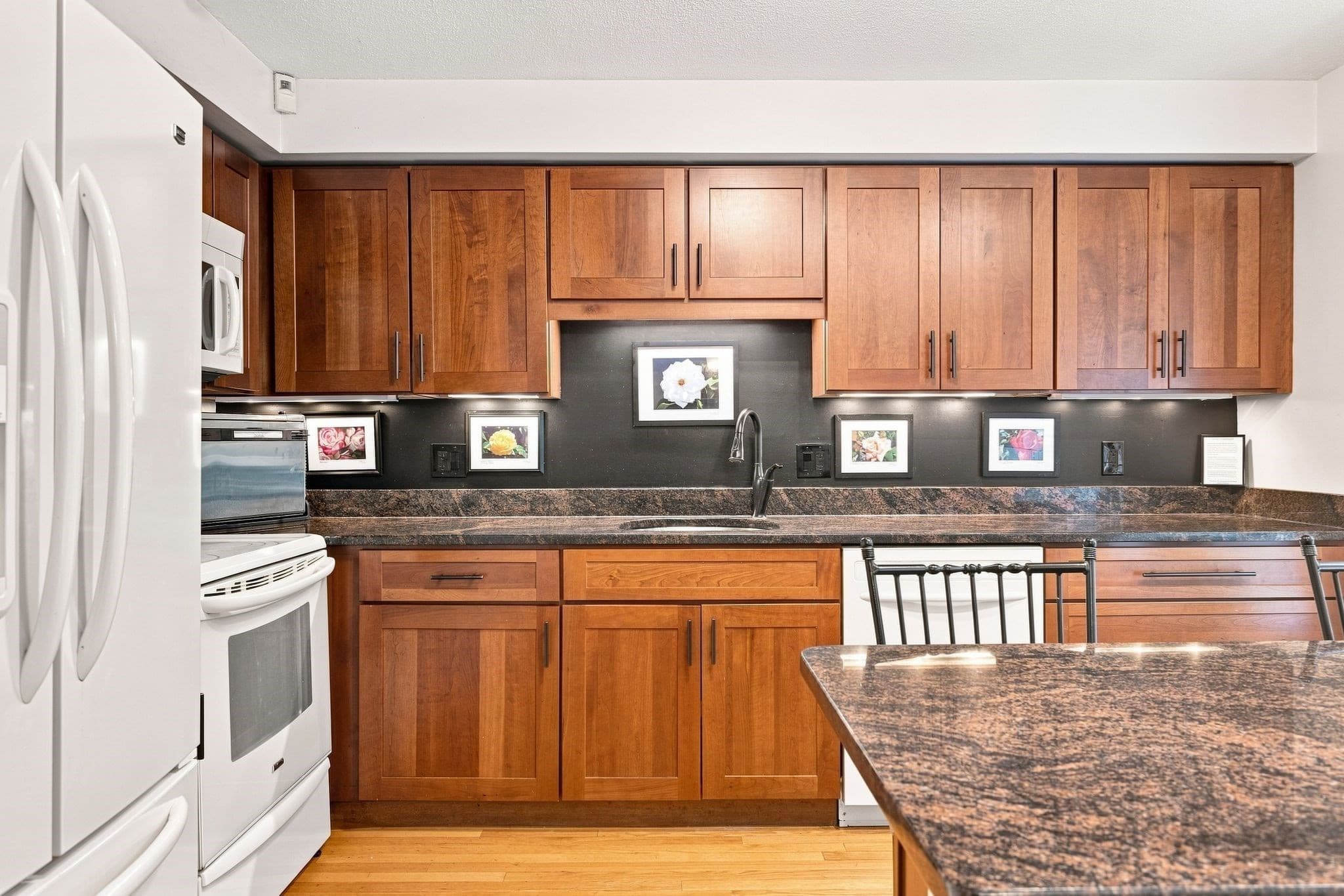 Condominium at 2002 Pheasant Creek Lane # 2002, Peabody MA 01960, Peabody, photo 2 of 41