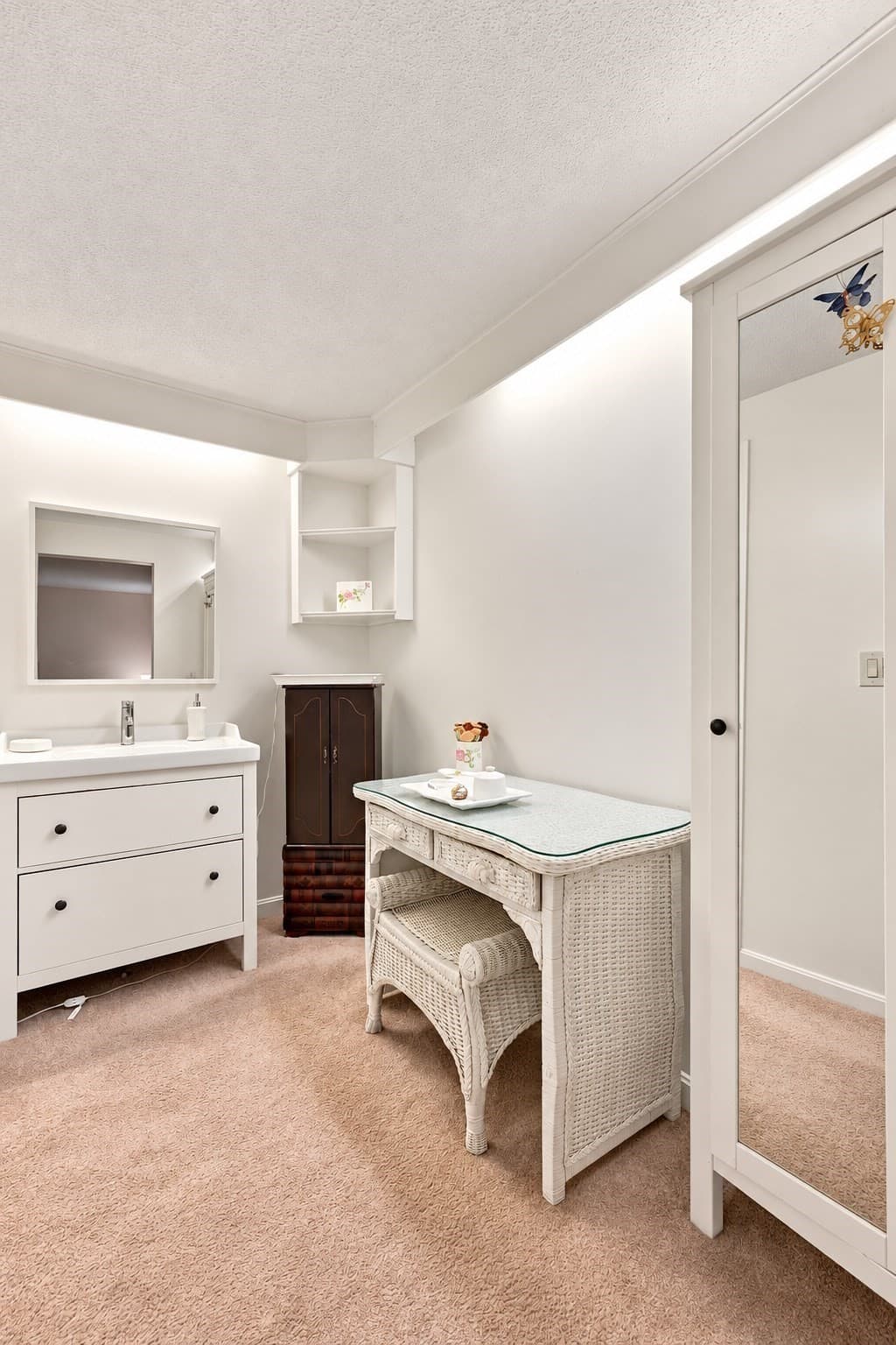 Condominium at 2002 Pheasant Creek Lane # 2002, Peabody MA 01960, Peabody, photo 17 of 41