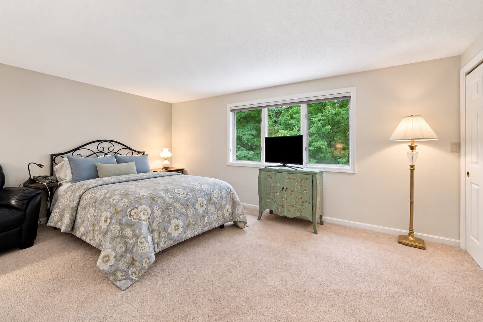 Condominium at 2002 Pheasant Creek Lane # 2002, Peabody MA 01960, Peabody, photo 39 of 41