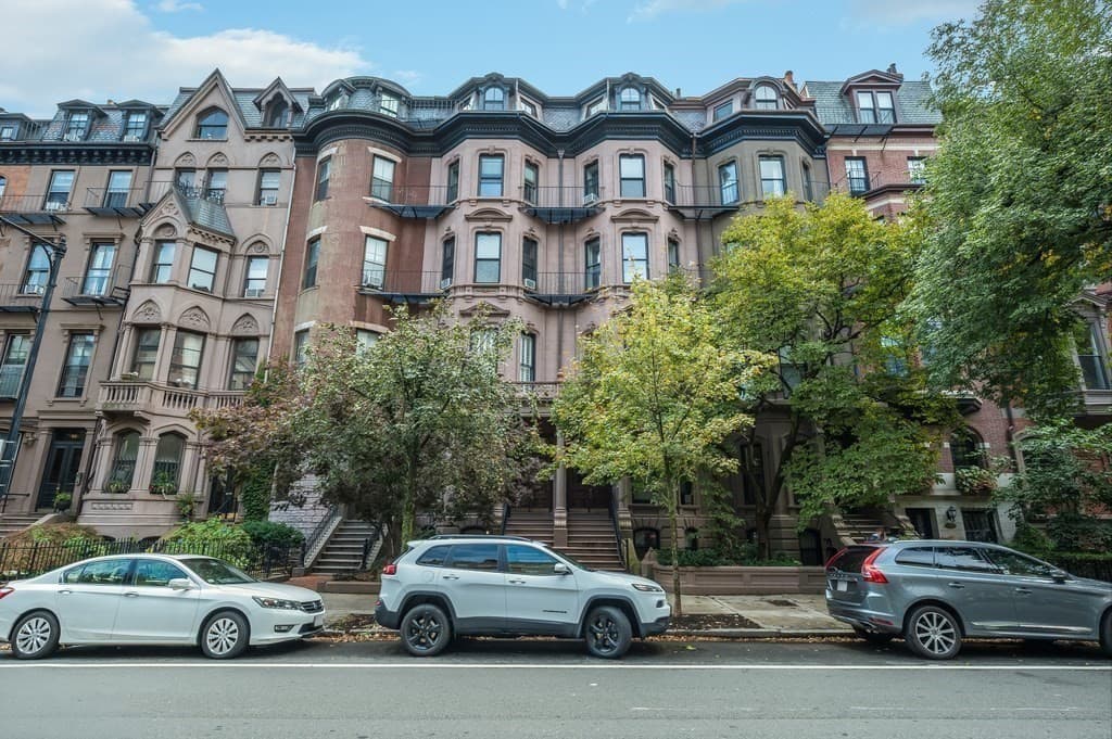 Condominium at 169 Beacon # 4, Boston MA 02116, photo 17 of 20