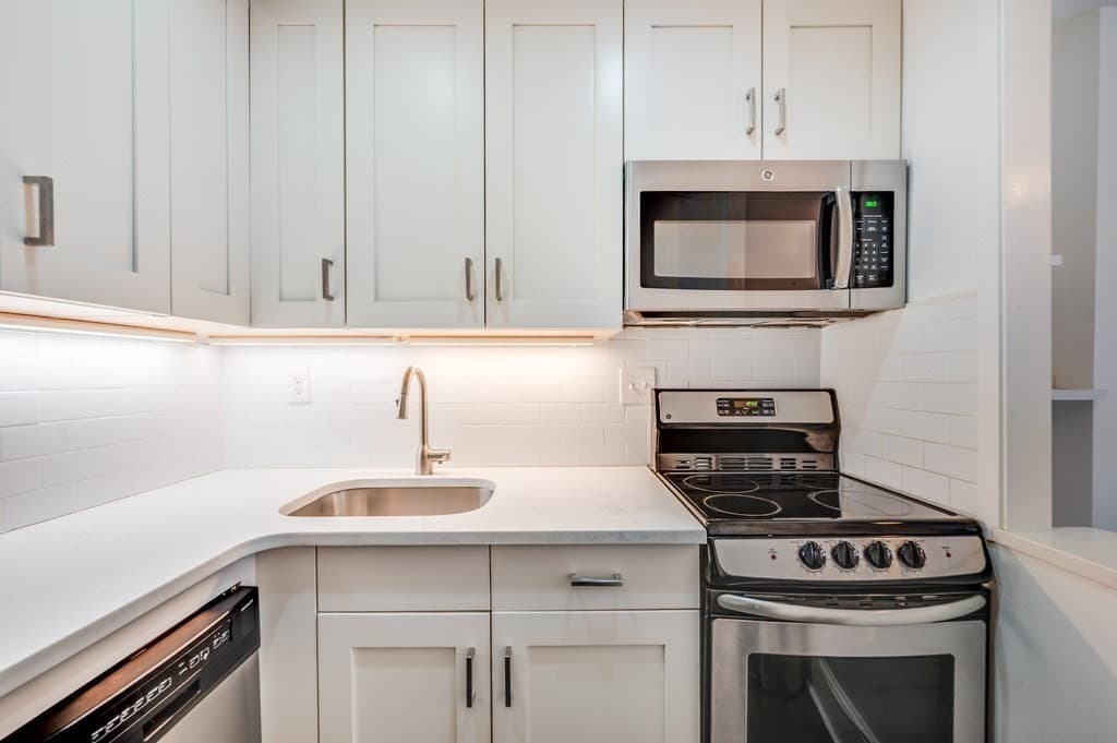 Condominium at 169 Beacon # 4, Boston MA 02116, photo 10 of 20