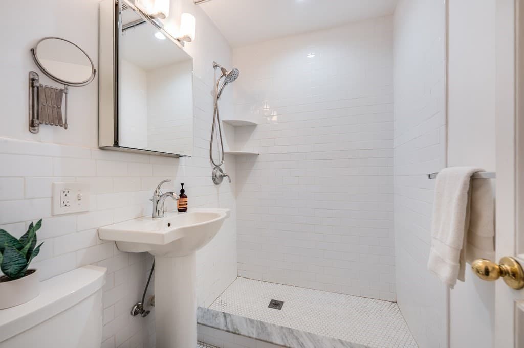 Condominium at 169 Beacon # 4, Boston MA 02116, photo 15 of 20
