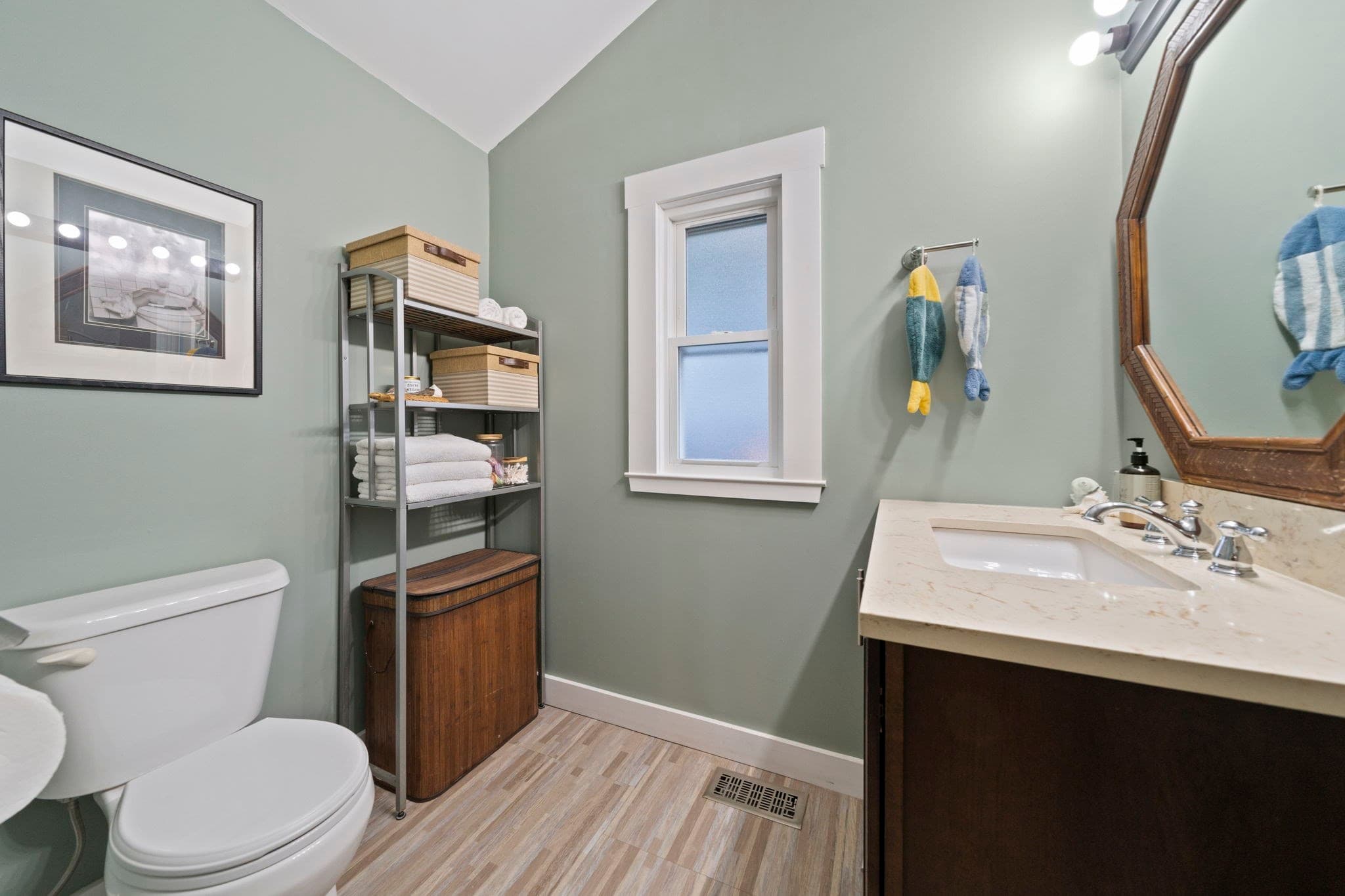 Single Family Residence at 3 Lincoln St, Hull MA 02045, Hull, photo 13 of 42