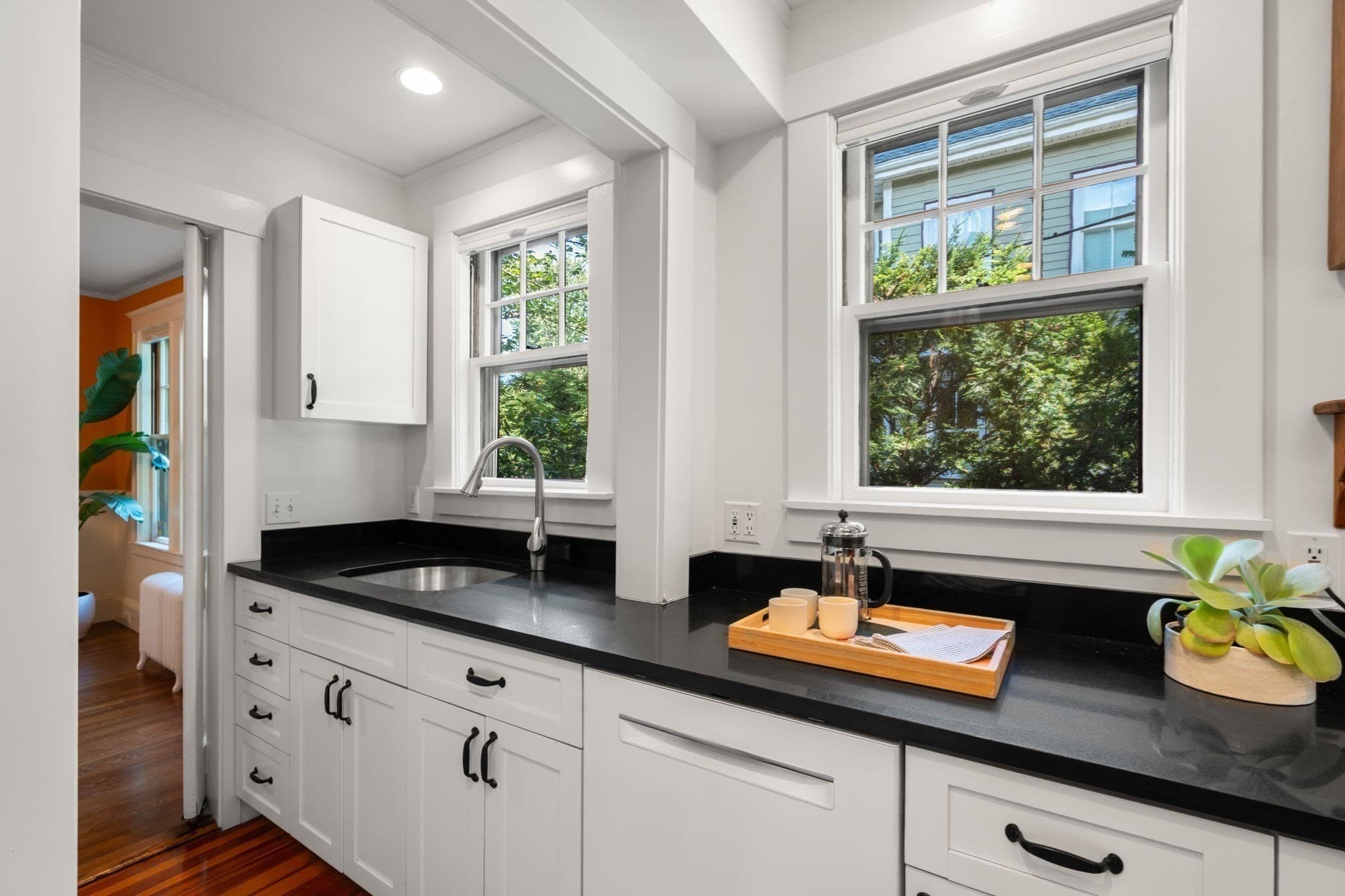 Condominium at 160 Appleton Street # 1, Cambridge MA 02138, Cambridge, photo 9 of 23