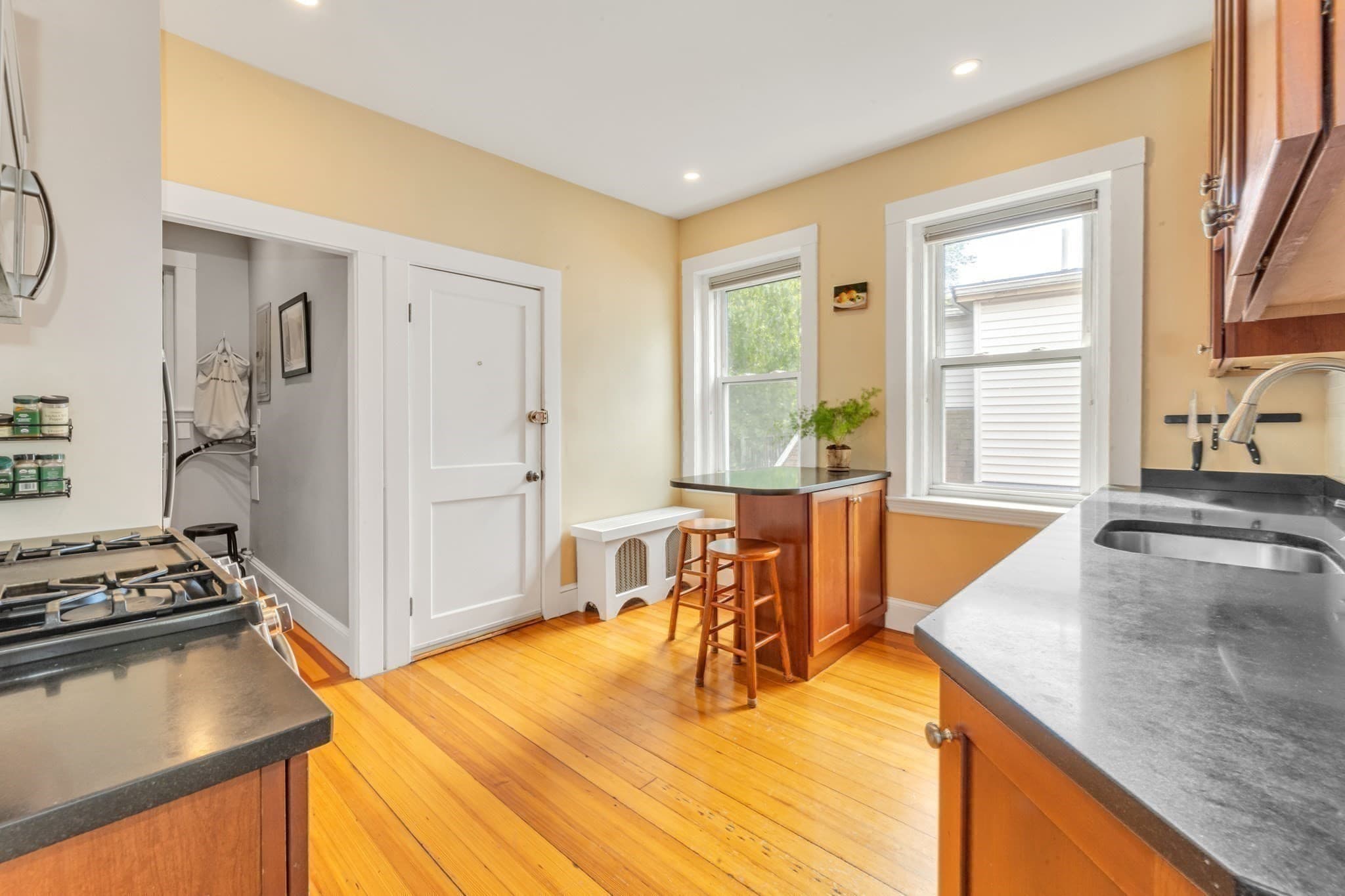 Condominium at 250 Arborway # 3, Boston MA 02130, photo 10 of 27