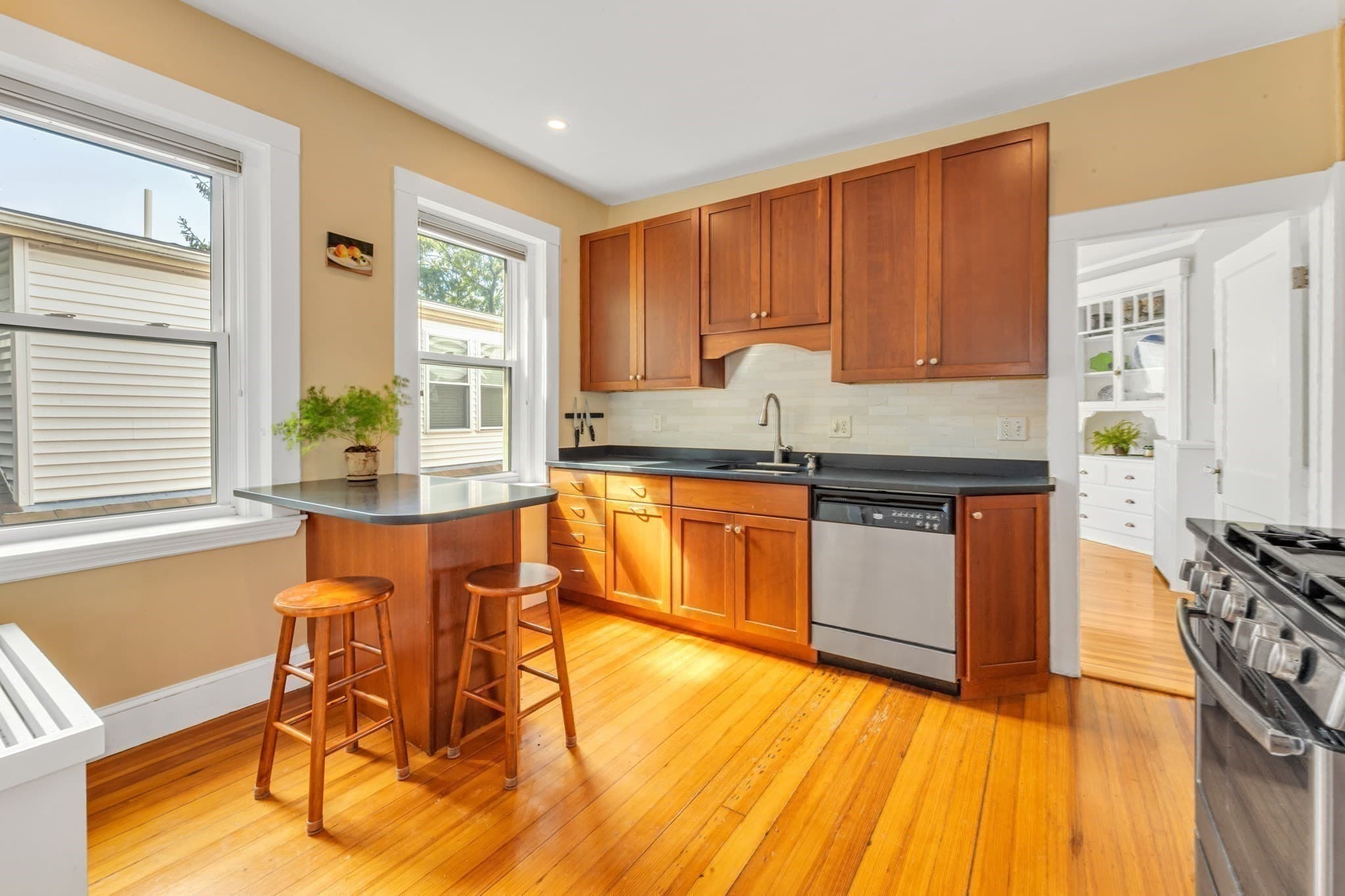 Condominium at 250 Arborway # 3, Boston MA 02130, photo 11 of 27