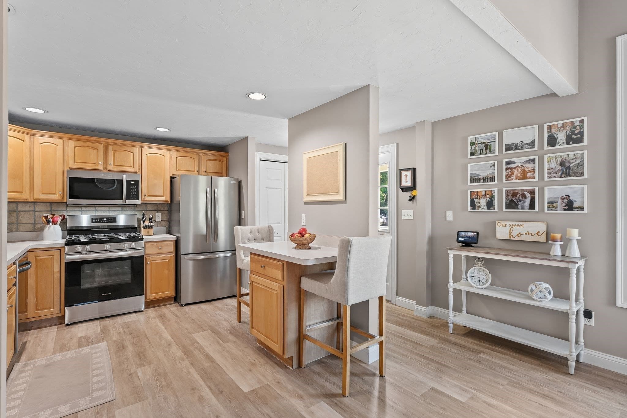 Condominium at 864 Brockton Ave # 864, Abington MA 02351, Abington, photo 12 of 36