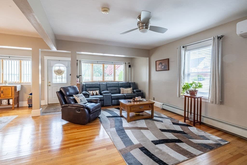Single Family Residence at 22 Harwood Street, North Andover MA 01845, North Andover, photo 6 of 37