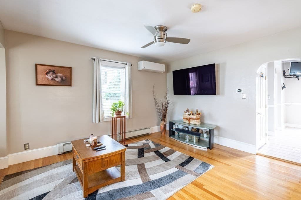 Single Family Residence at 22 Harwood Street, North Andover MA 01845, North Andover, photo 9 of 37