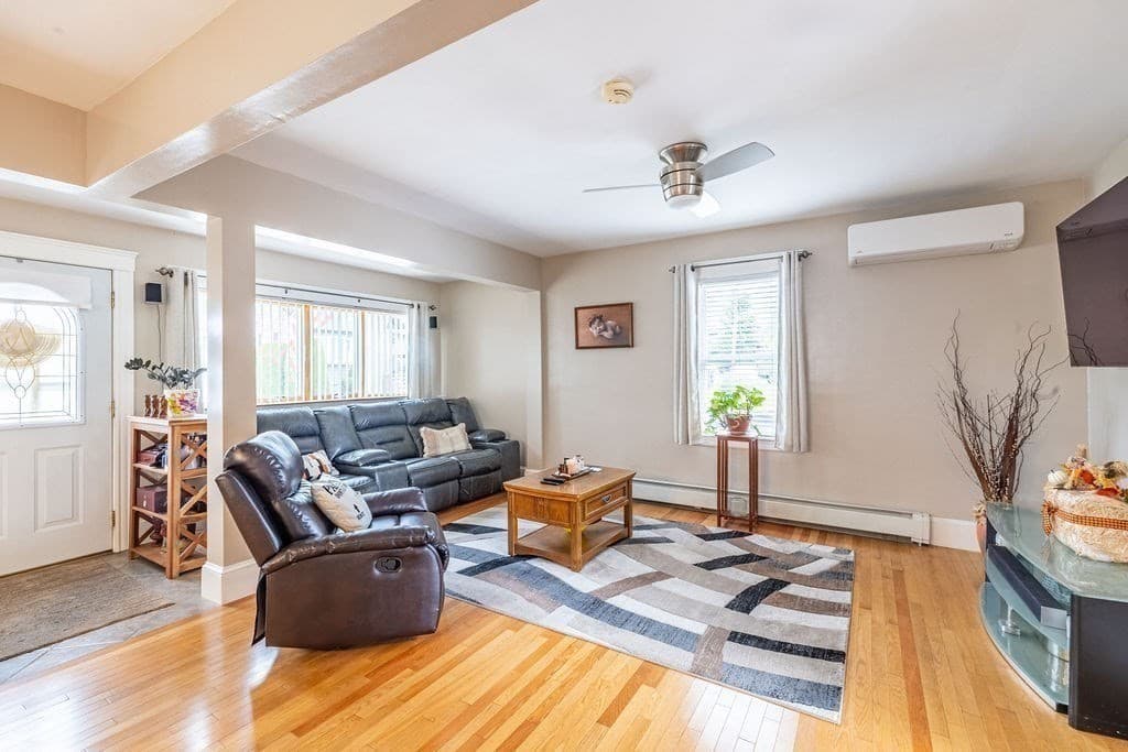 Single Family Residence at 22 Harwood Street, North Andover MA 01845, North Andover, photo 8 of 37