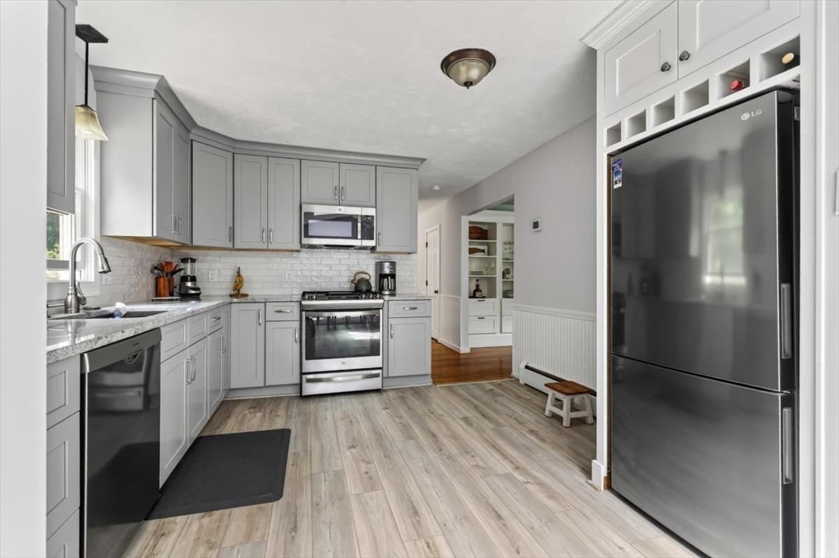 Single Family Residence at 403 Country Way, Scituate MA 02066, Scituate, photo 10 of 26