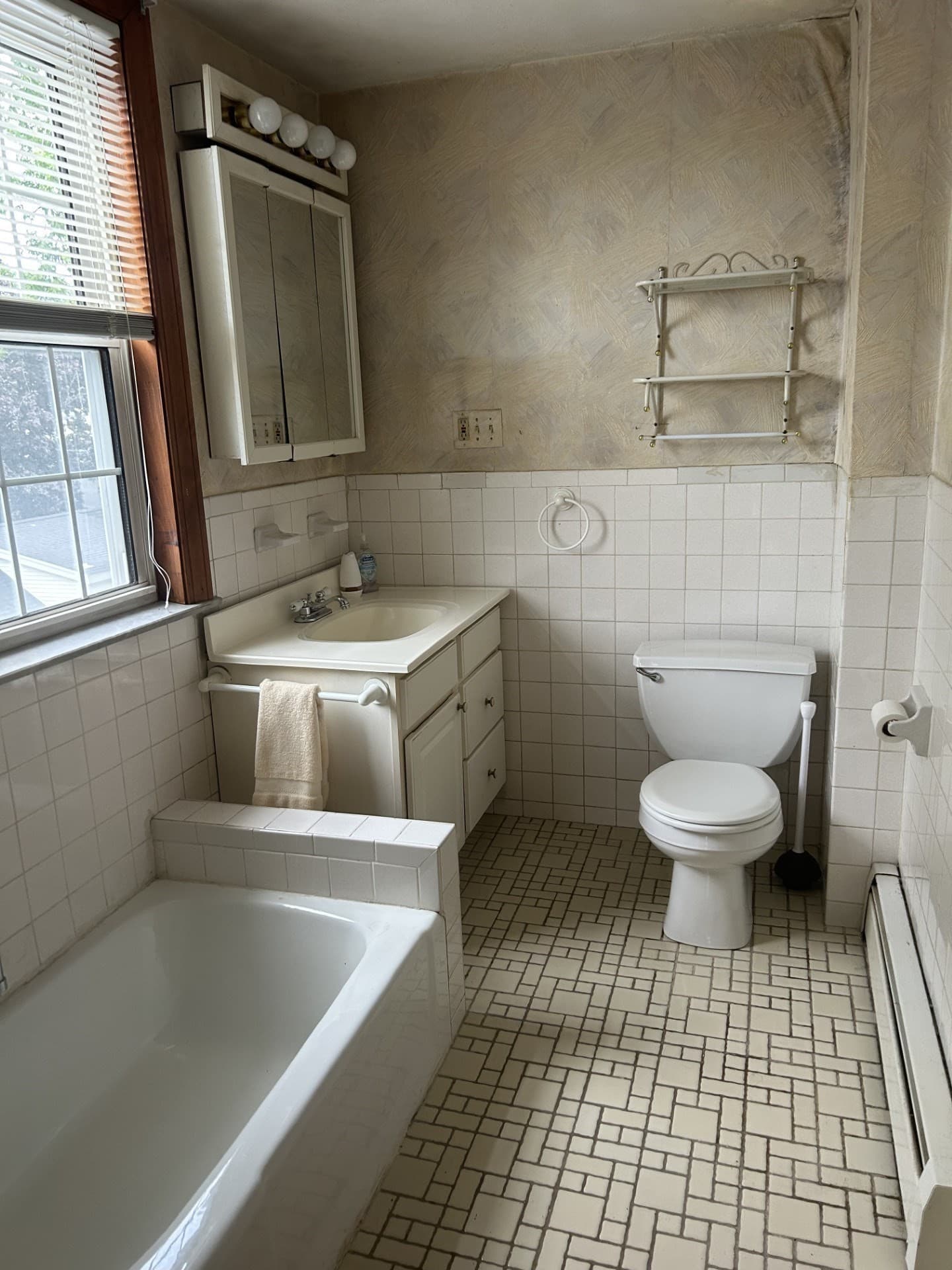 Single Family Residence at 331 Vane Street, Revere MA 02151, Revere, photo 11 of 17