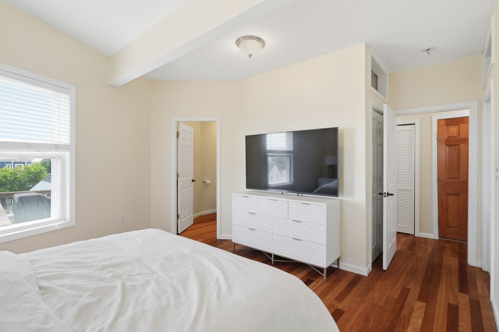 Condominium at 841 Saratoga St, Boston MA 02128, Boston, photo 8 of 27