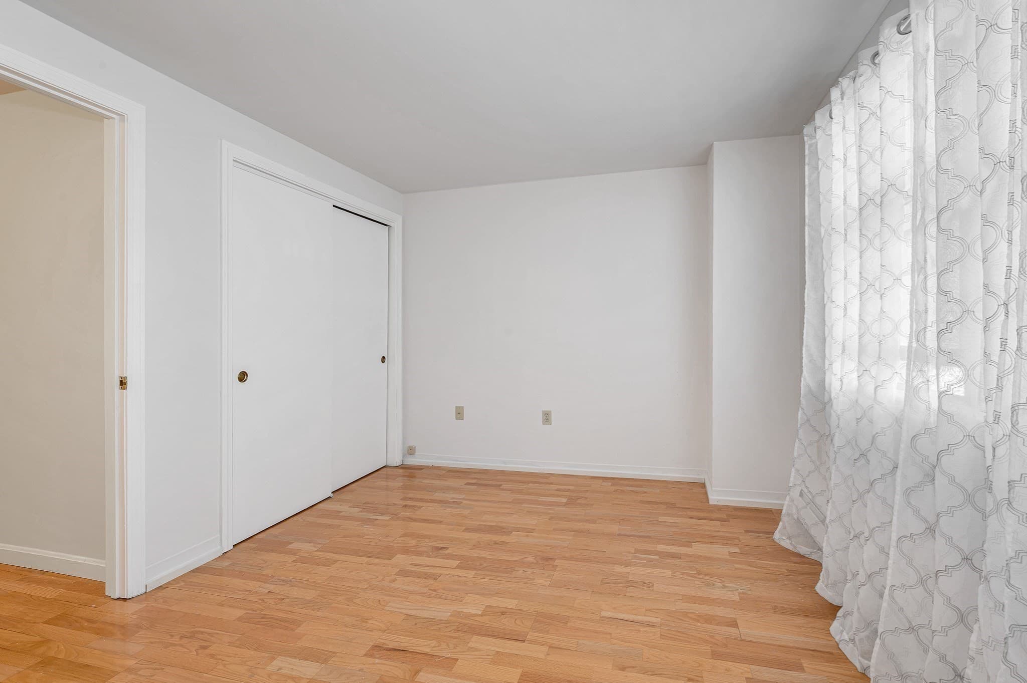 Condominium at 74 Roper St # F, Lowell MA 01852, photo 11 of 23
