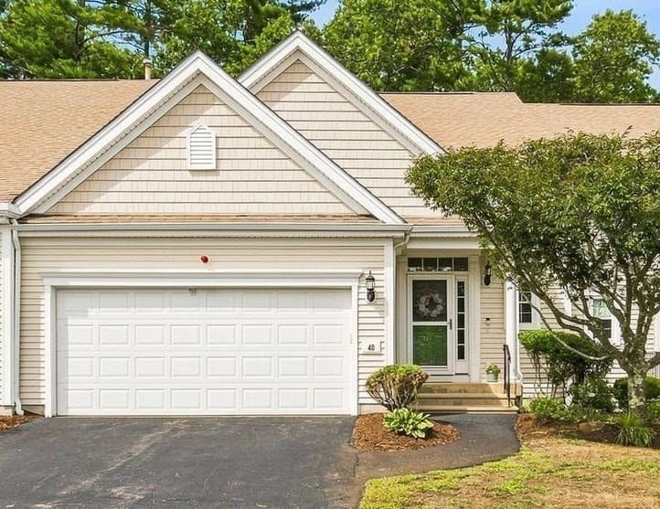 40 Stonebridge Dr # 40, Hanson MA 02341